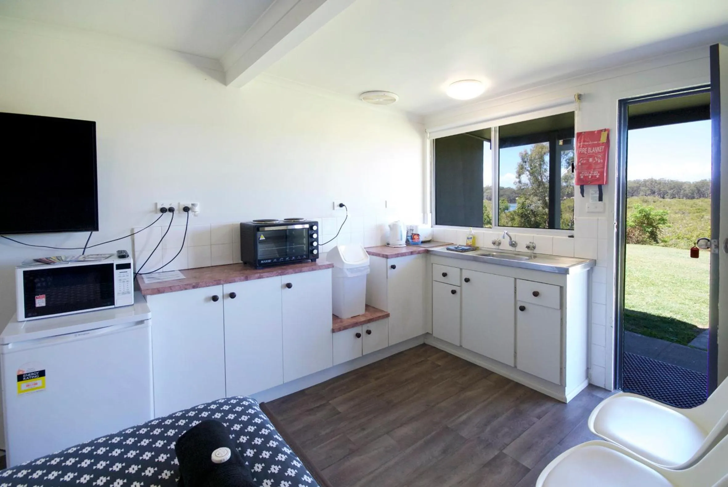 Kitchen or kitchenette in Jabiru Motel