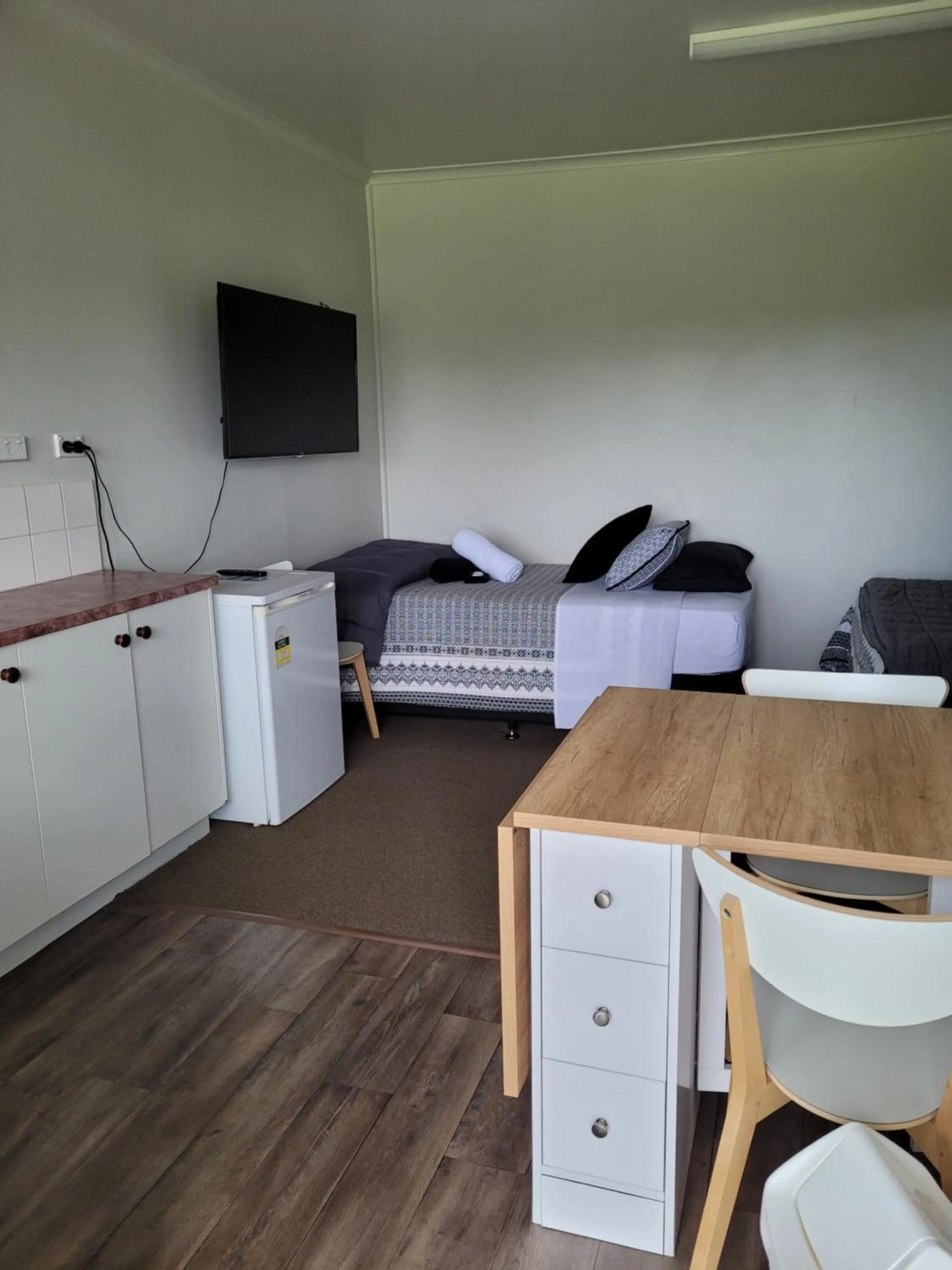 Bedroom, Bed in Jabiru Motel