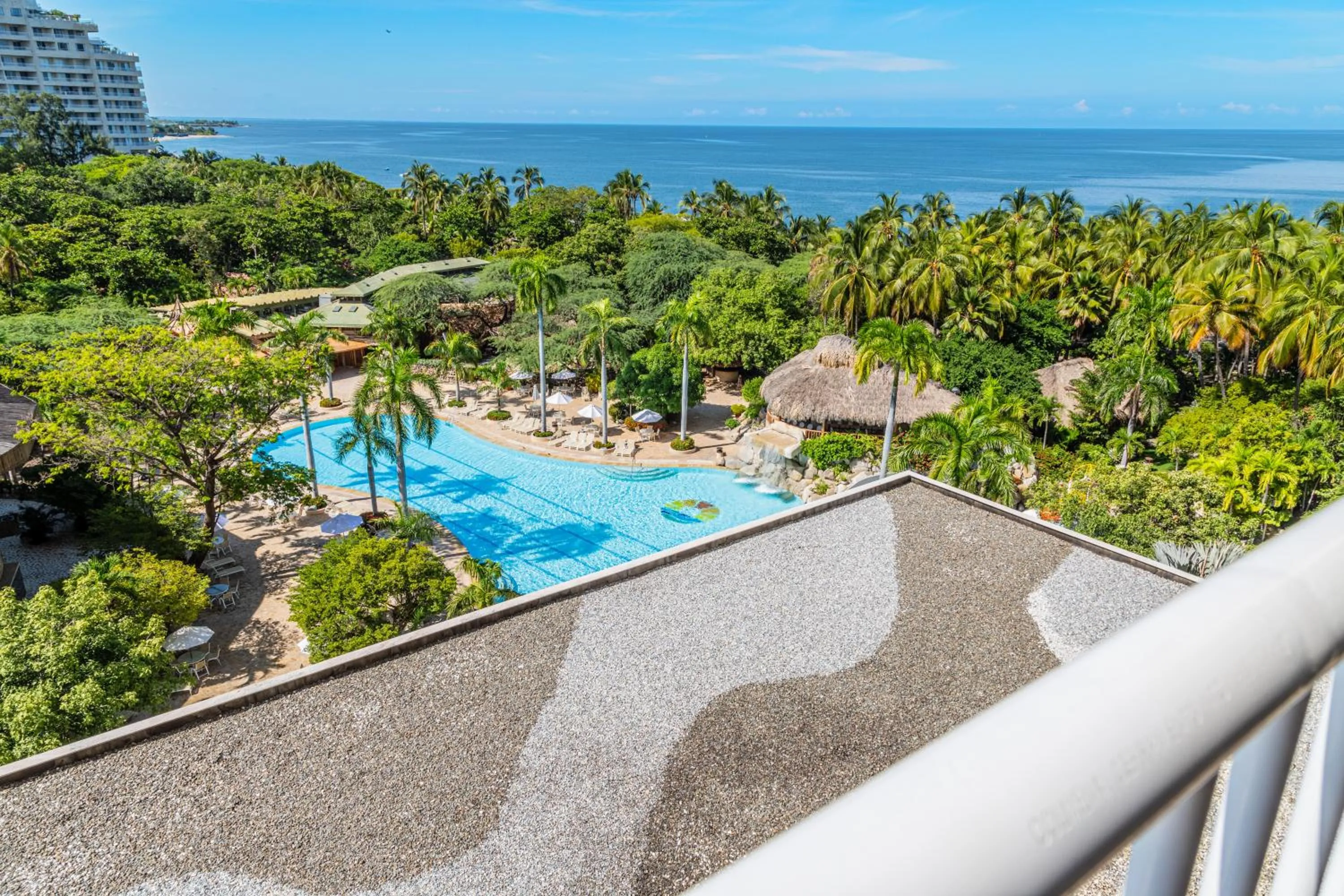 Garden view in Hotel Irotama Lago