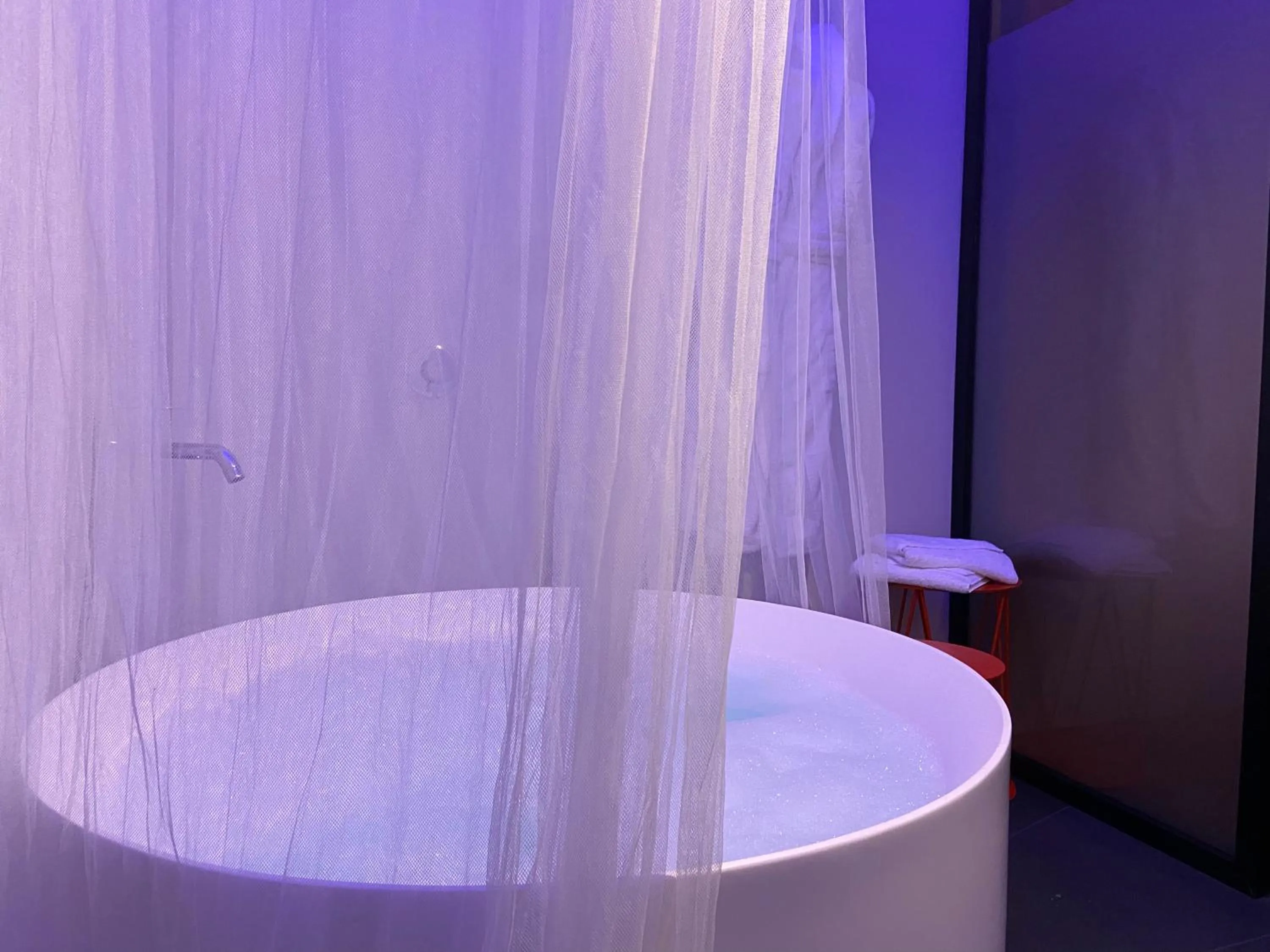 Bath in Palazzo Biancofiore, suites & rooftop Ostuni