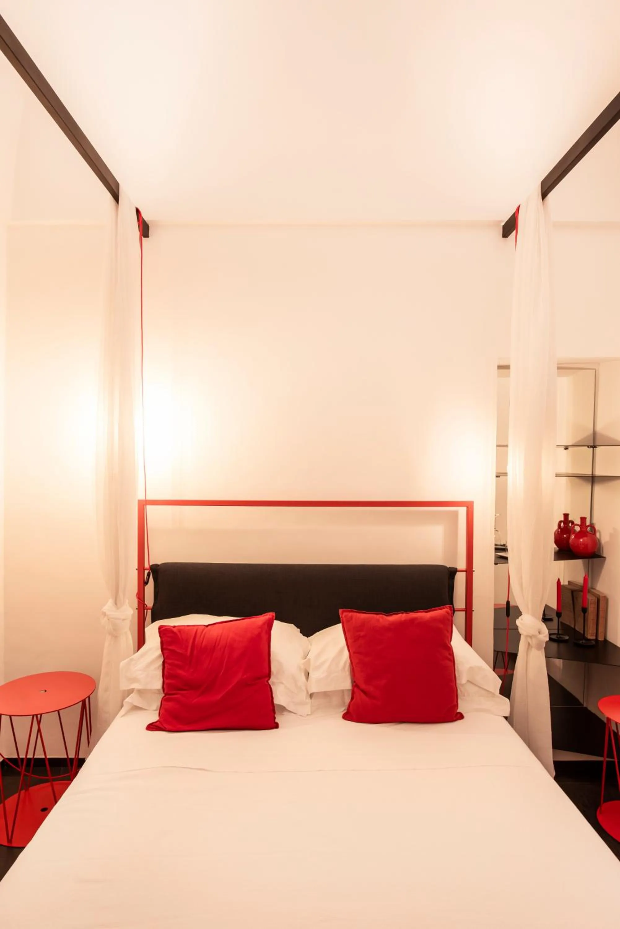 Bedroom, Bed in Palazzo Biancofiore, suites & rooftop Ostuni