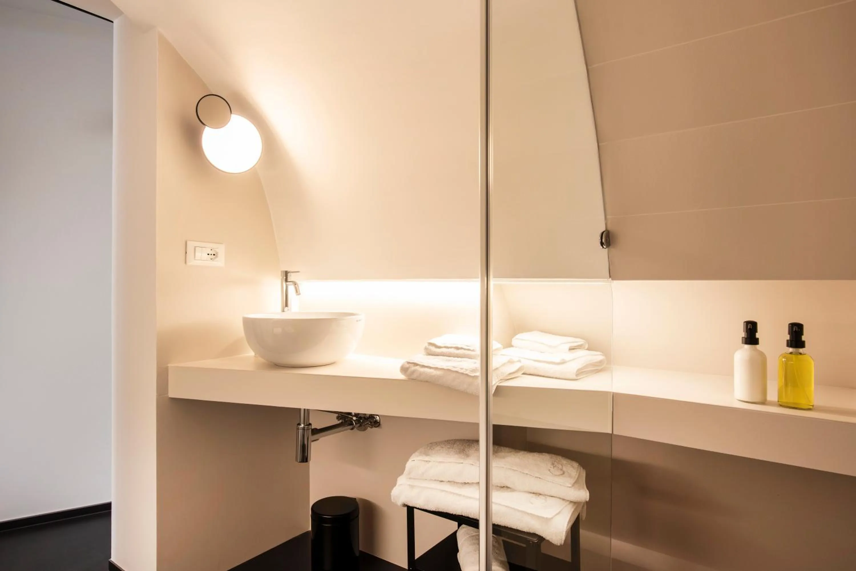 Bathroom in Palazzo Biancofiore, suites & rooftop Ostuni