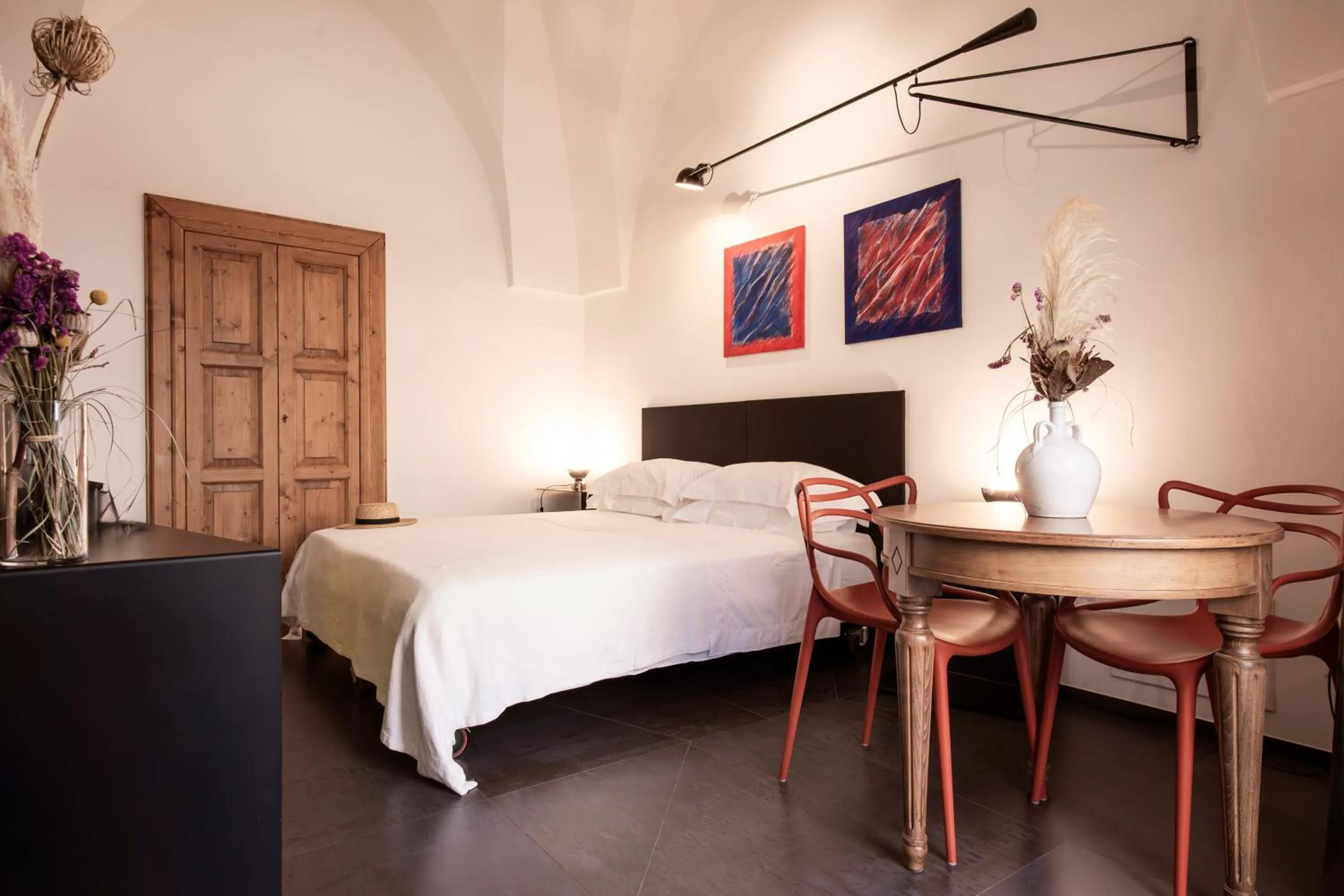 Bedroom, Bed in Palazzo Biancofiore, suites & rooftop Ostuni