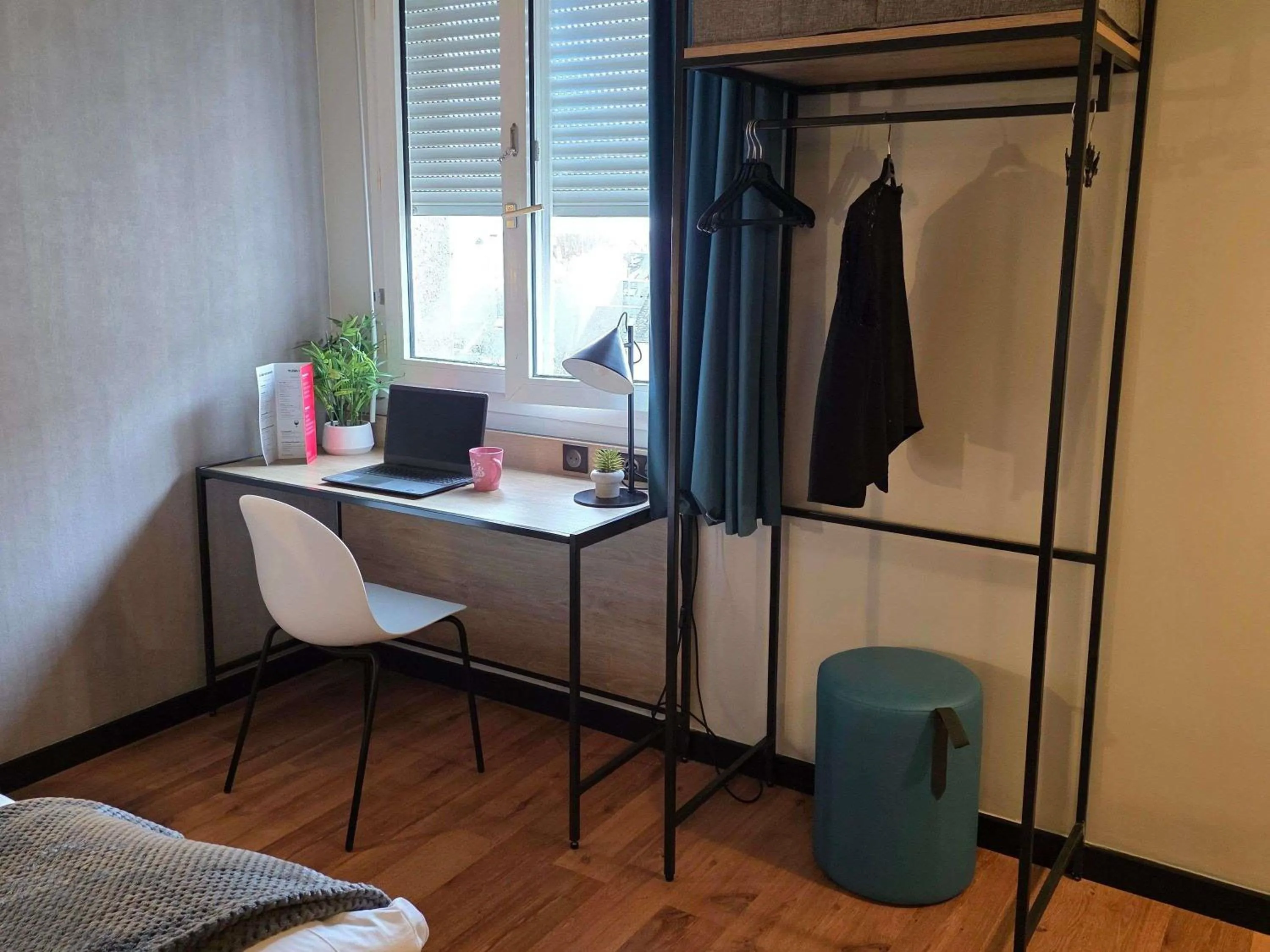 Bedroom in ibis Chateauroux