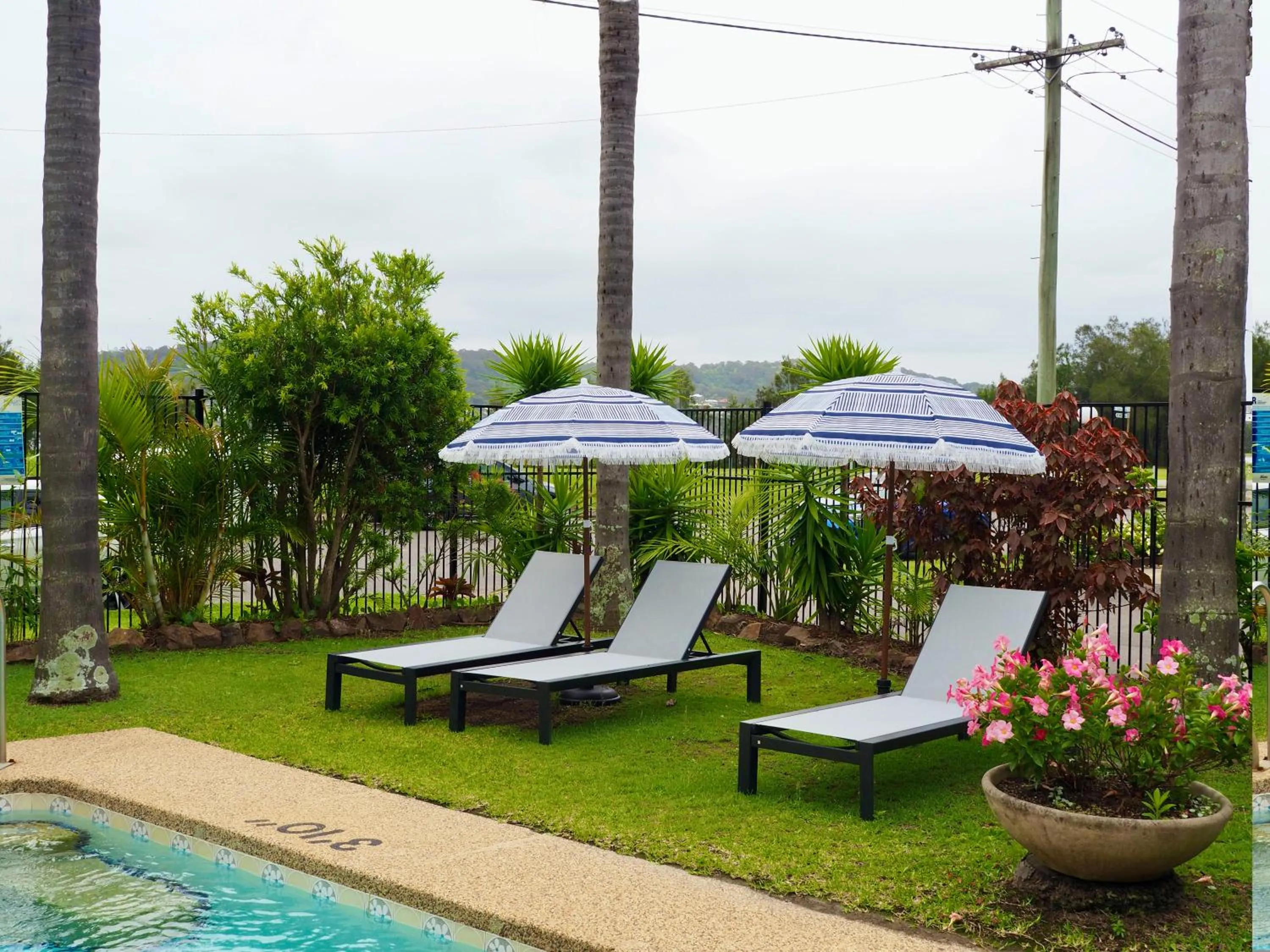 Garden in The Esplanade Motel