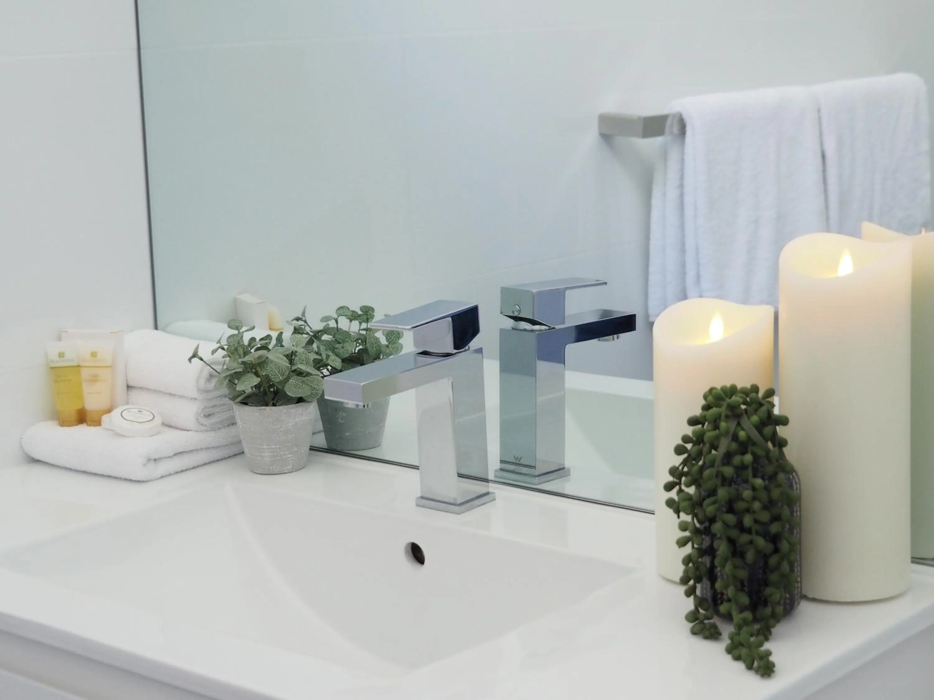 Bathroom in The Esplanade Motel