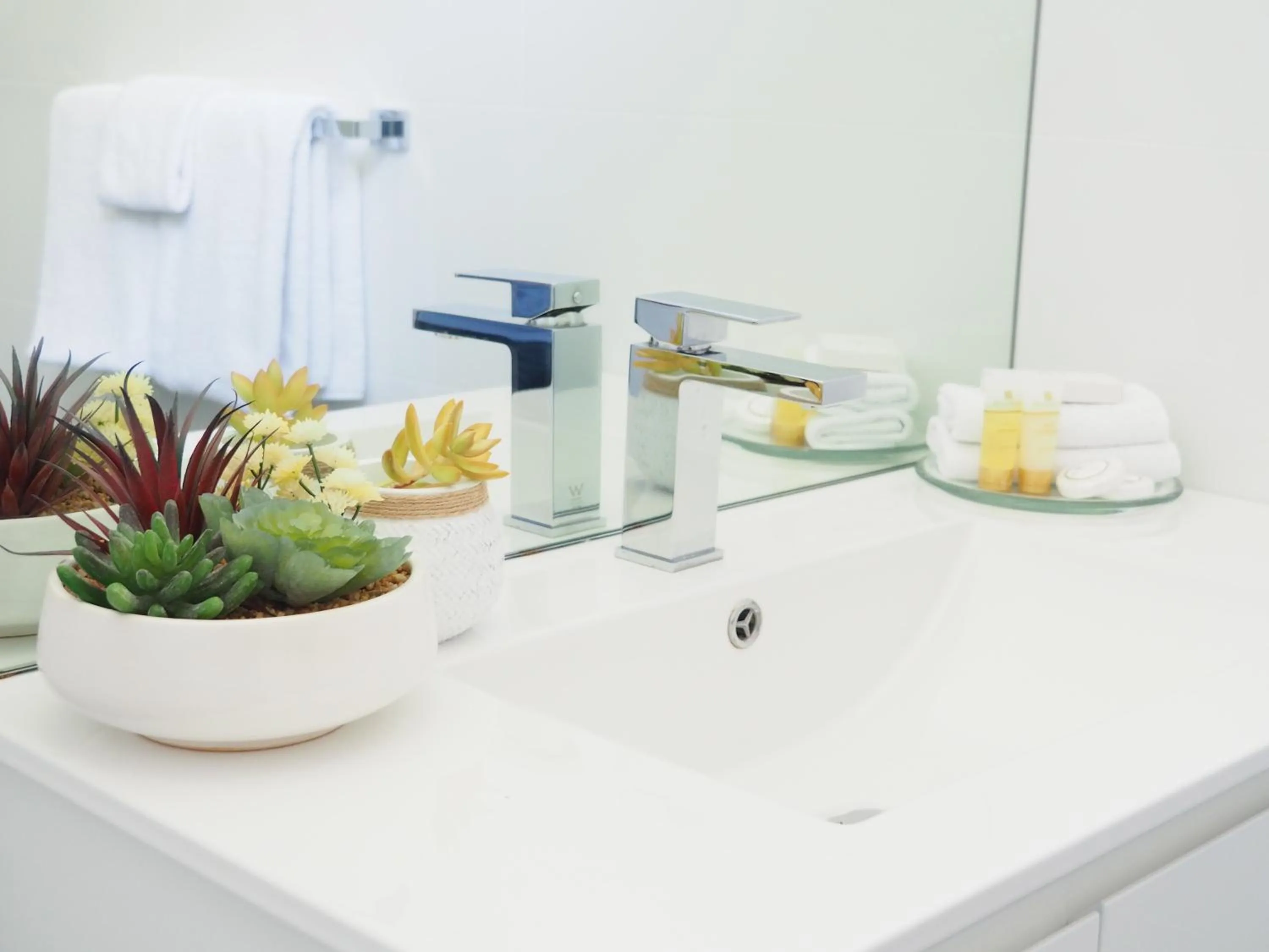 Bathroom in The Esplanade Motel