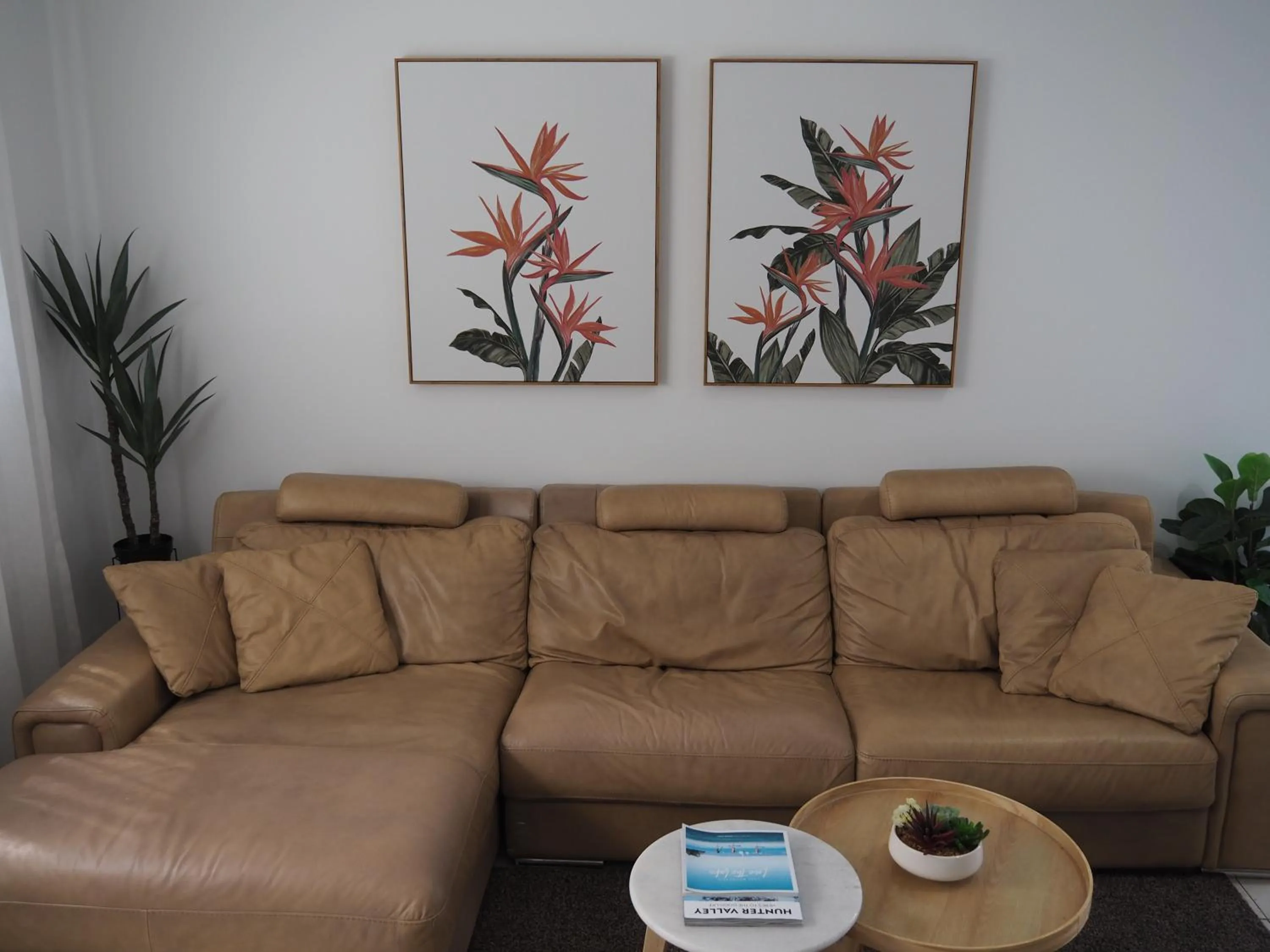 Lounge or bar in The Esplanade Motel