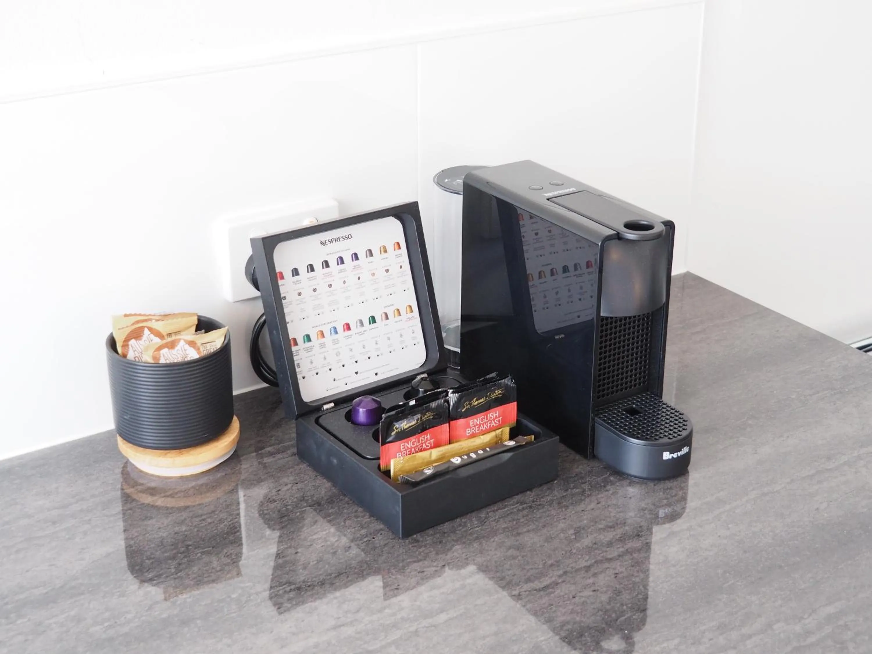 Coffee/tea facilities in The Esplanade Motel