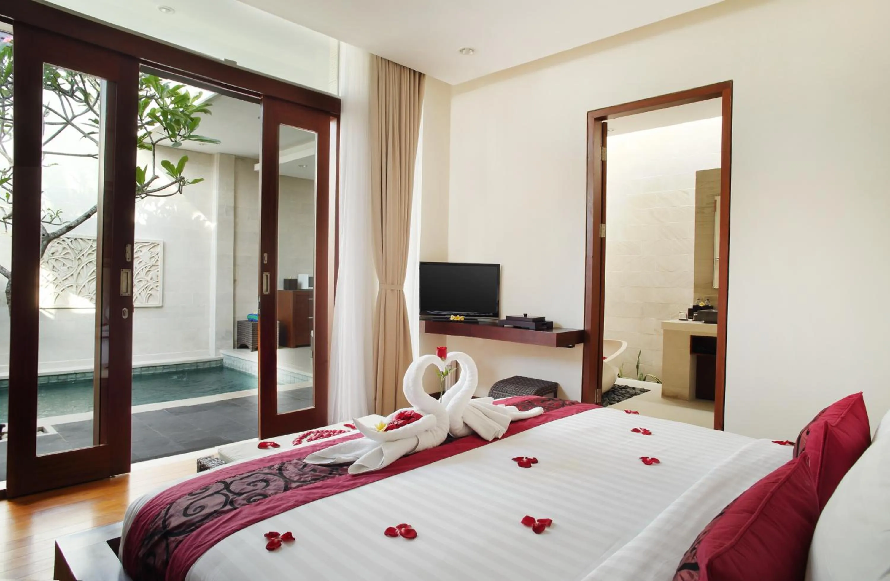 Decorative detail, Bed in Daluman Villas