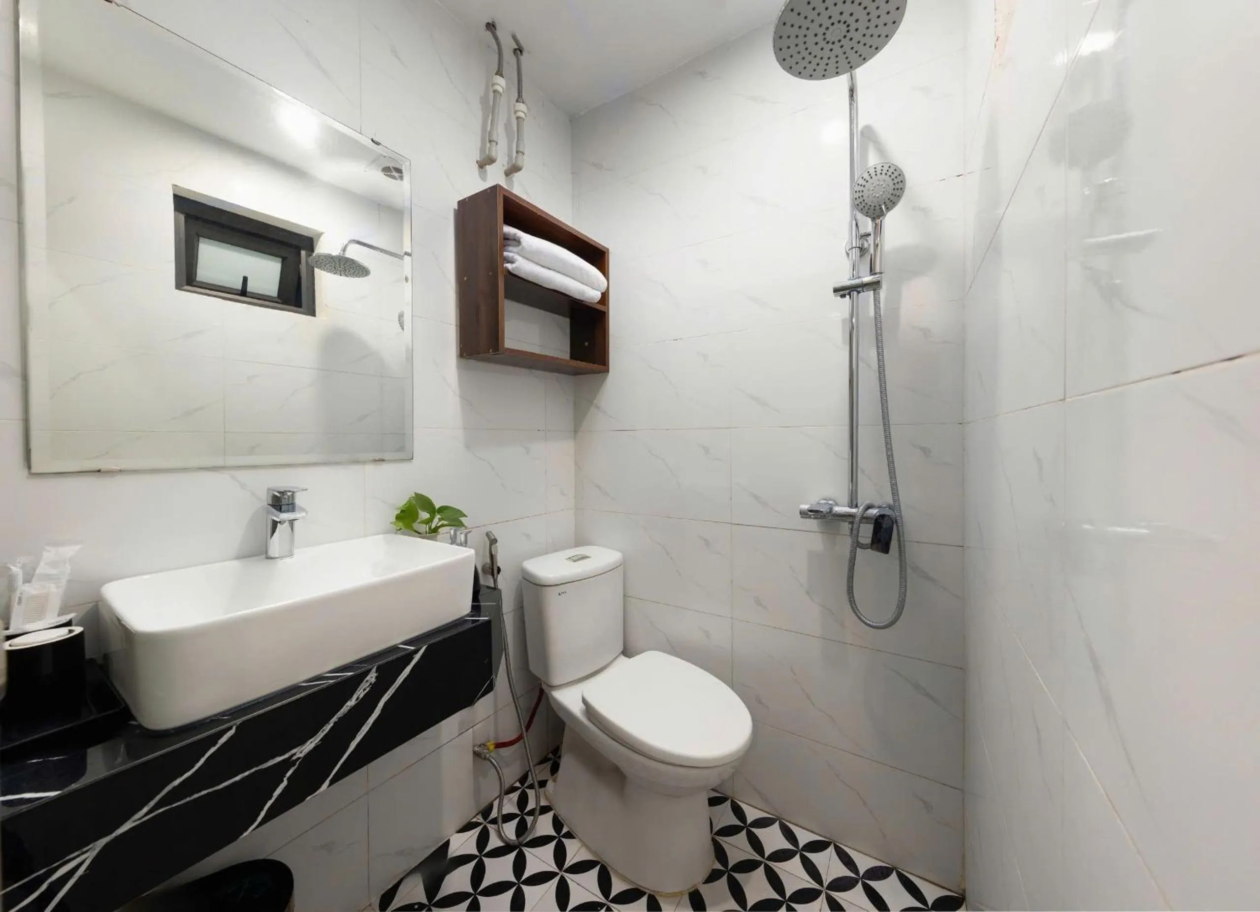 Toilet in The Ambery Hanoi Boutique Hotel & Travel
