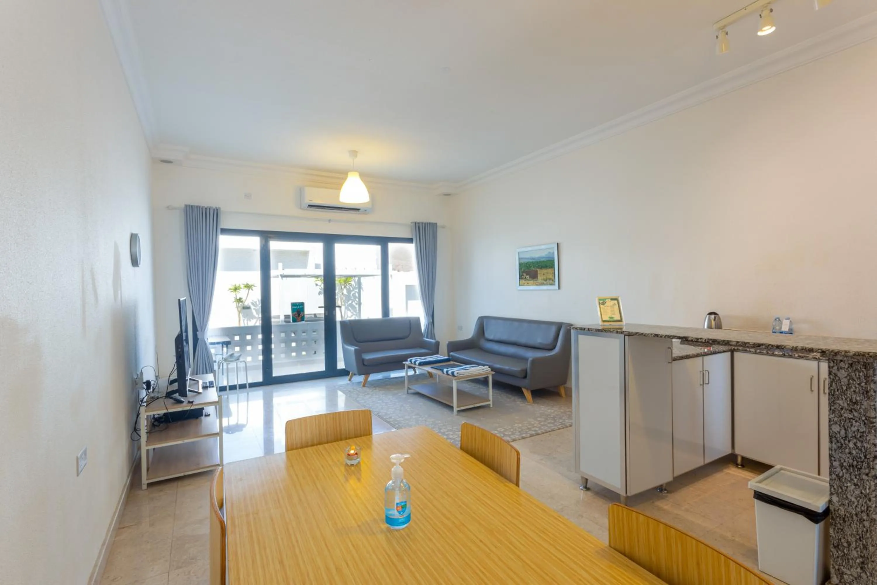 TV and multimedia in THE POOL VILLA - TANUF