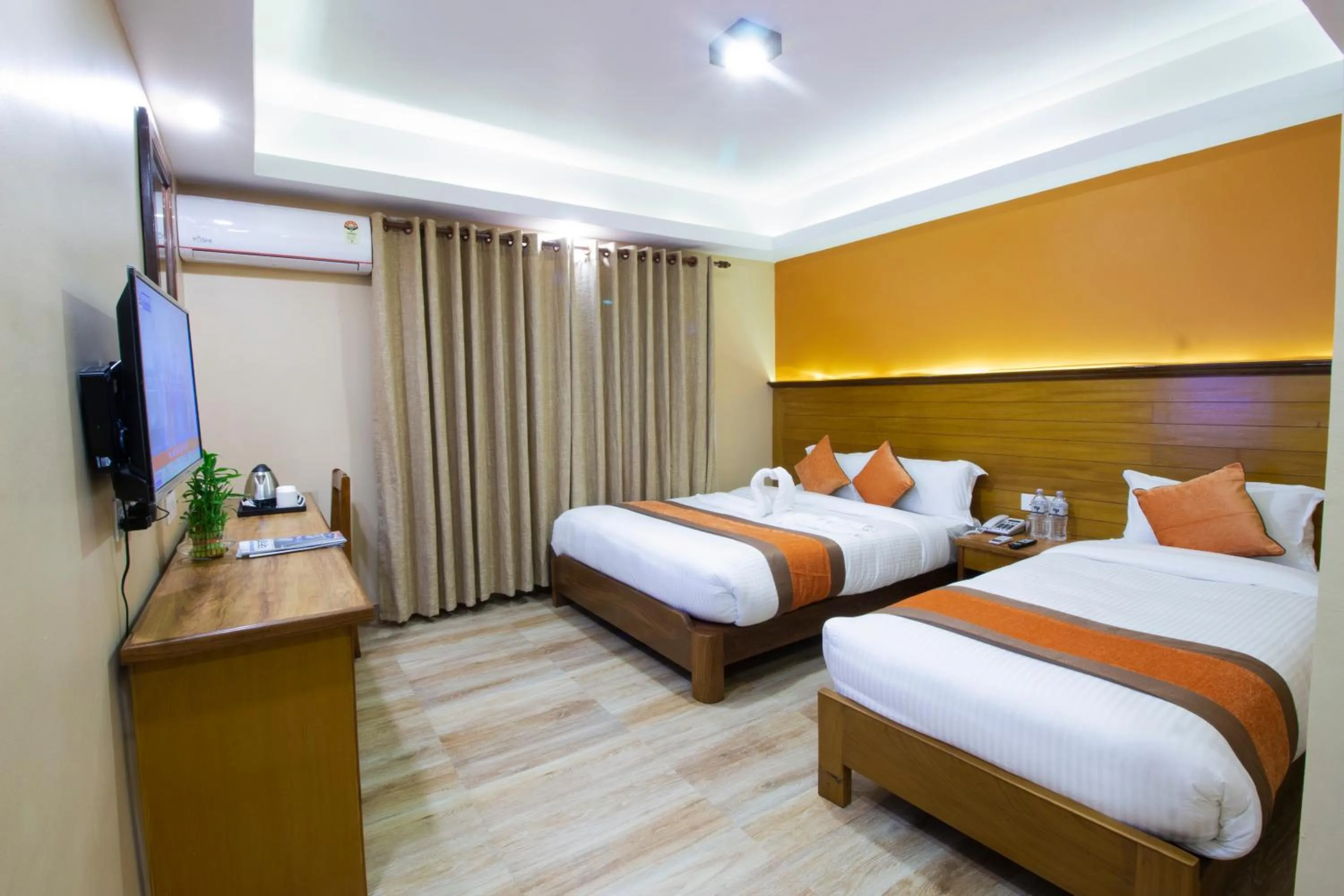 TV and multimedia, Bed in Hotel Lake Star