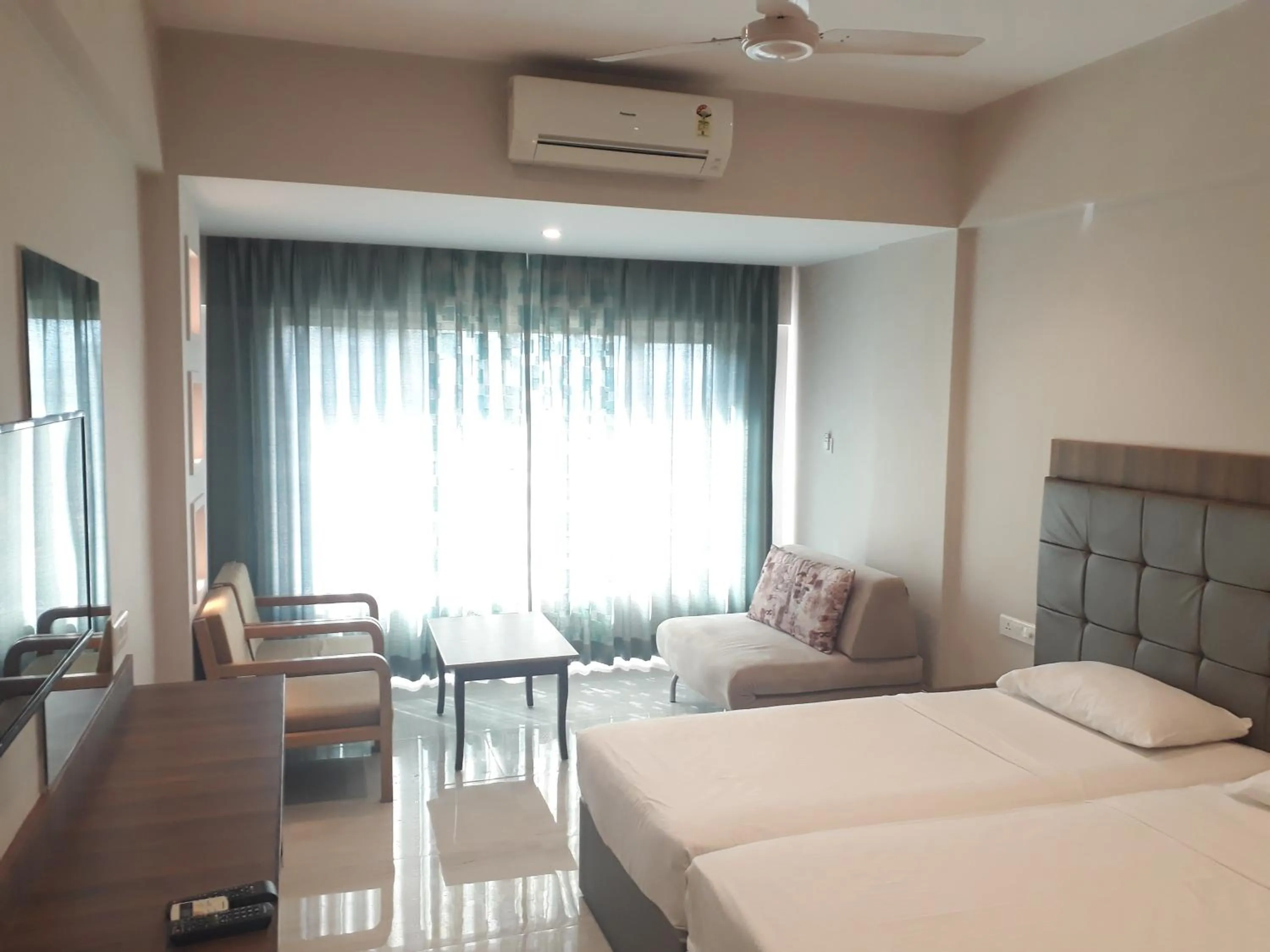 Bed in Lake View Resort Lonavala