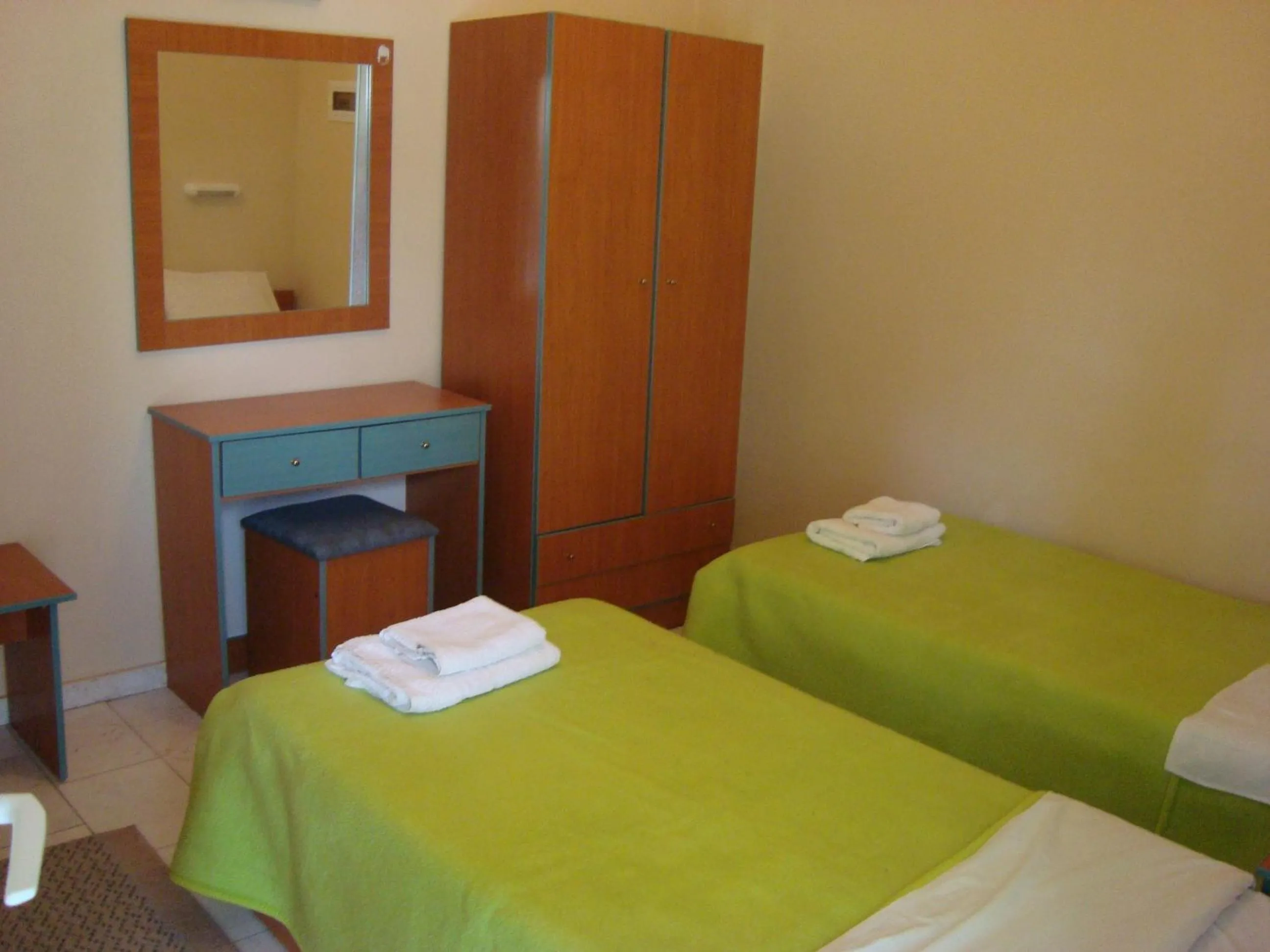 Bedroom, Bed in Estia