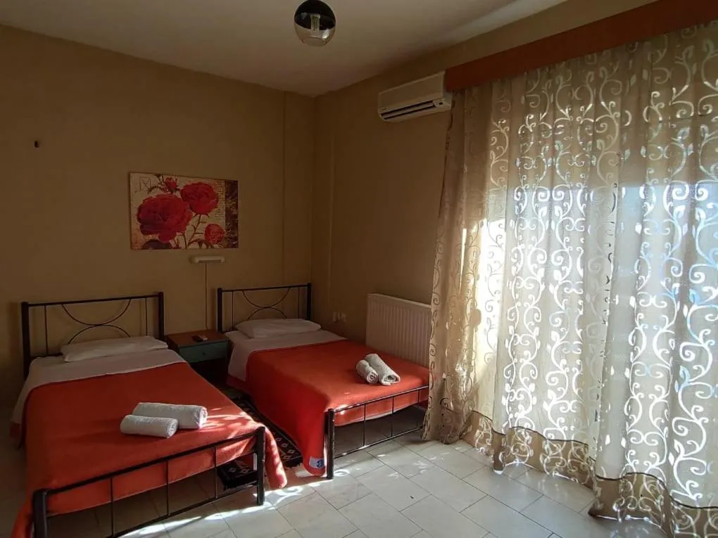 Photo of the whole room, Bed in Estia