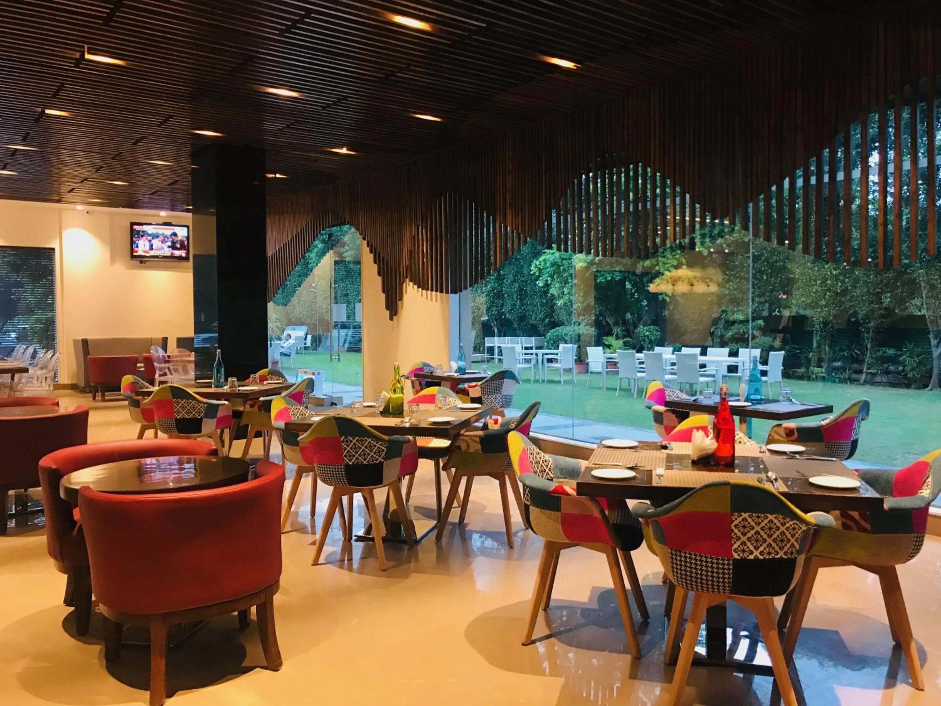 Restaurant/places to eat in Golden Tulip City Centre Gurgaon