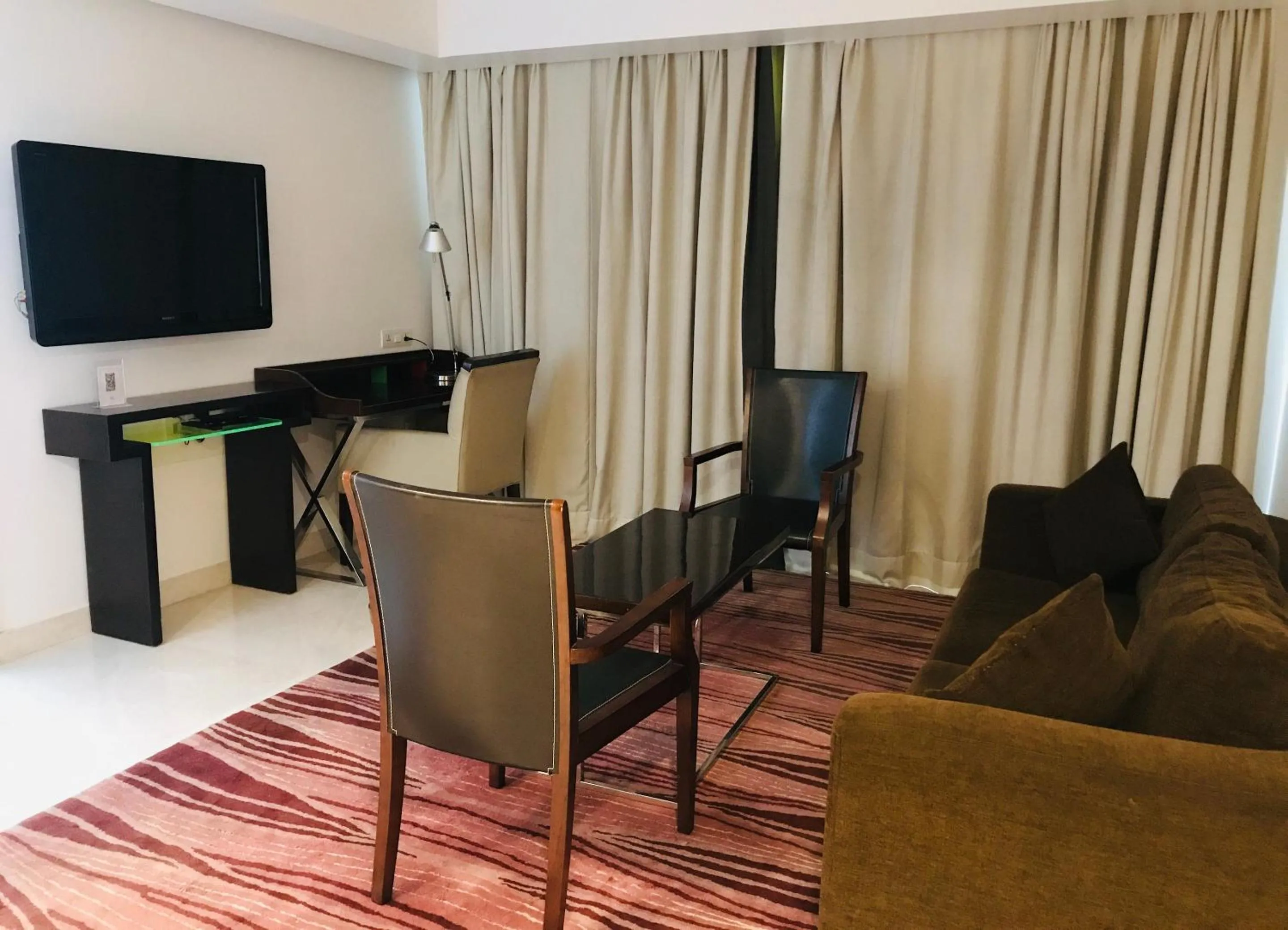 Living room in Golden Tulip City Centre Gurgaon