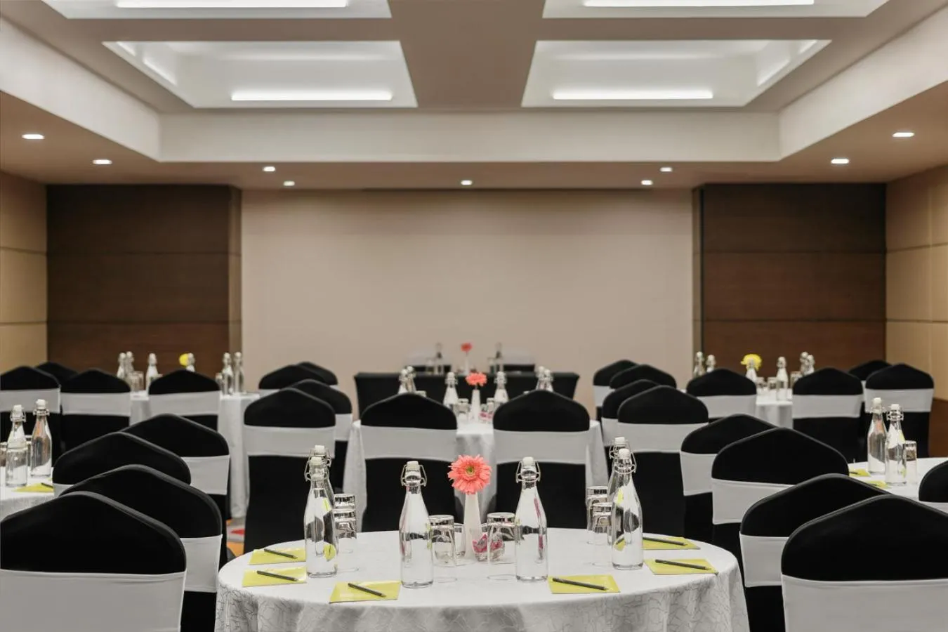 Meeting/conference room in Golden Tulip City Centre Gurgaon