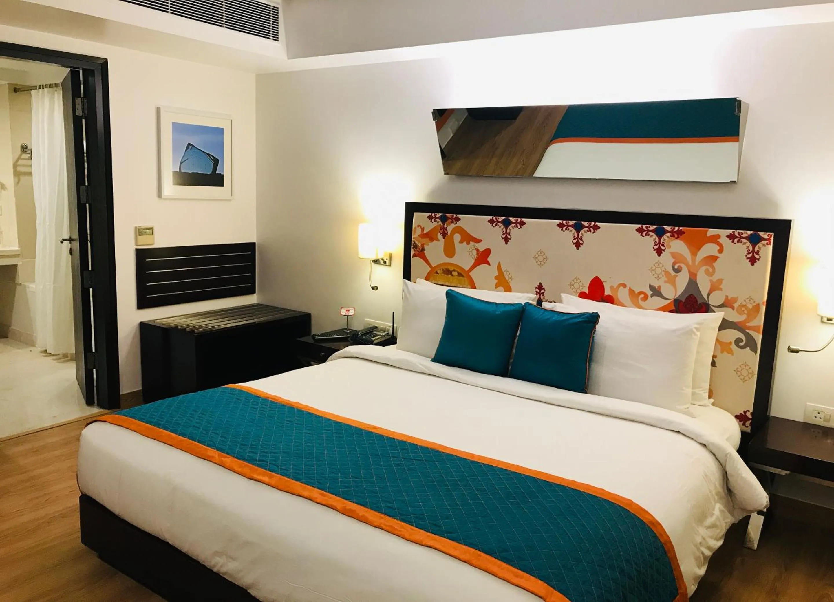 Bedroom, Bed in Golden Tulip City Centre Gurgaon