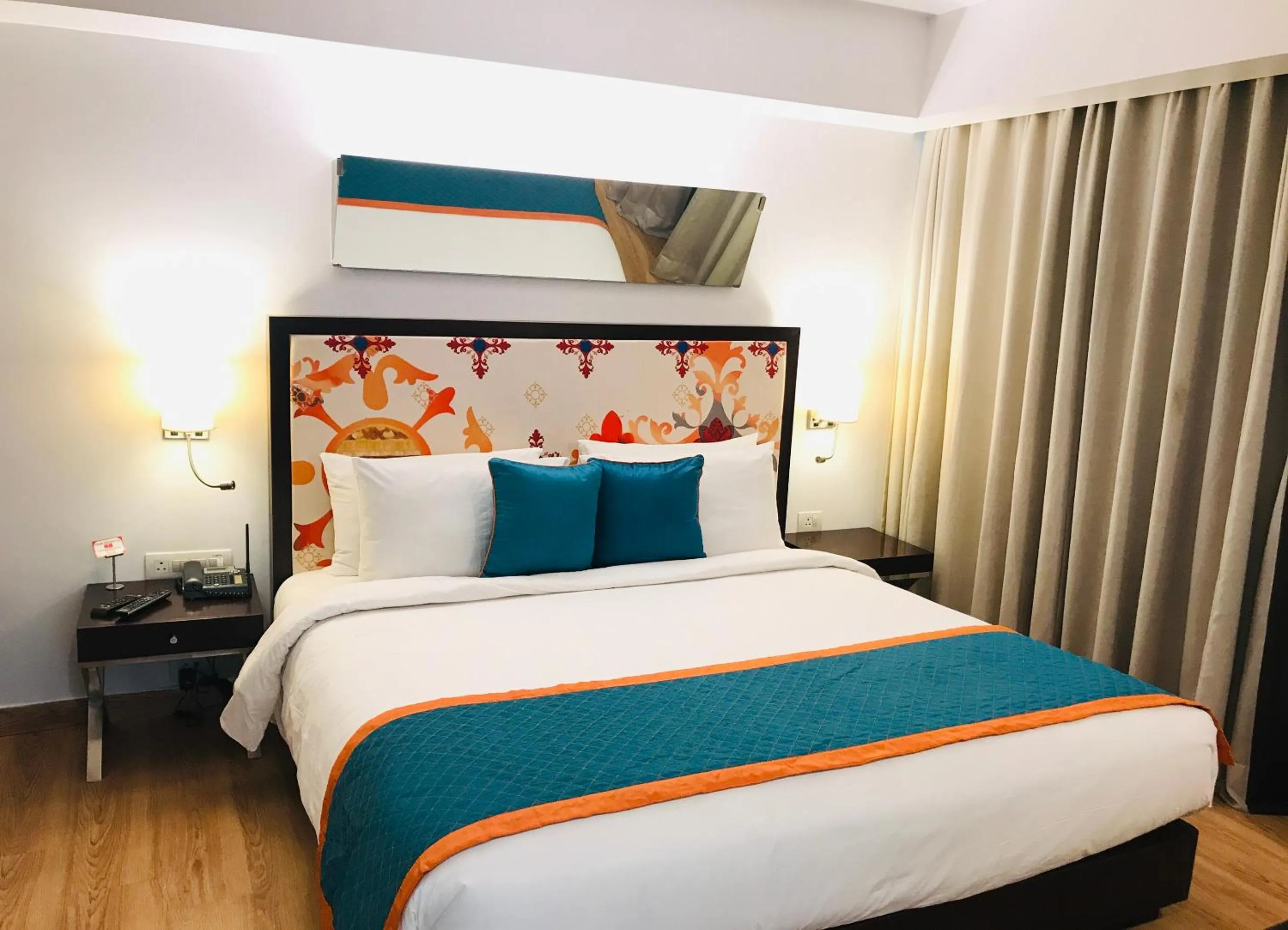 Bedroom, Bed in Golden Tulip City Centre Gurgaon