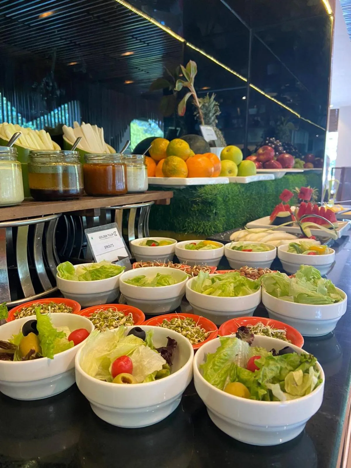 Restaurant/places to eat in Golden Tulip City Centre Gurgaon