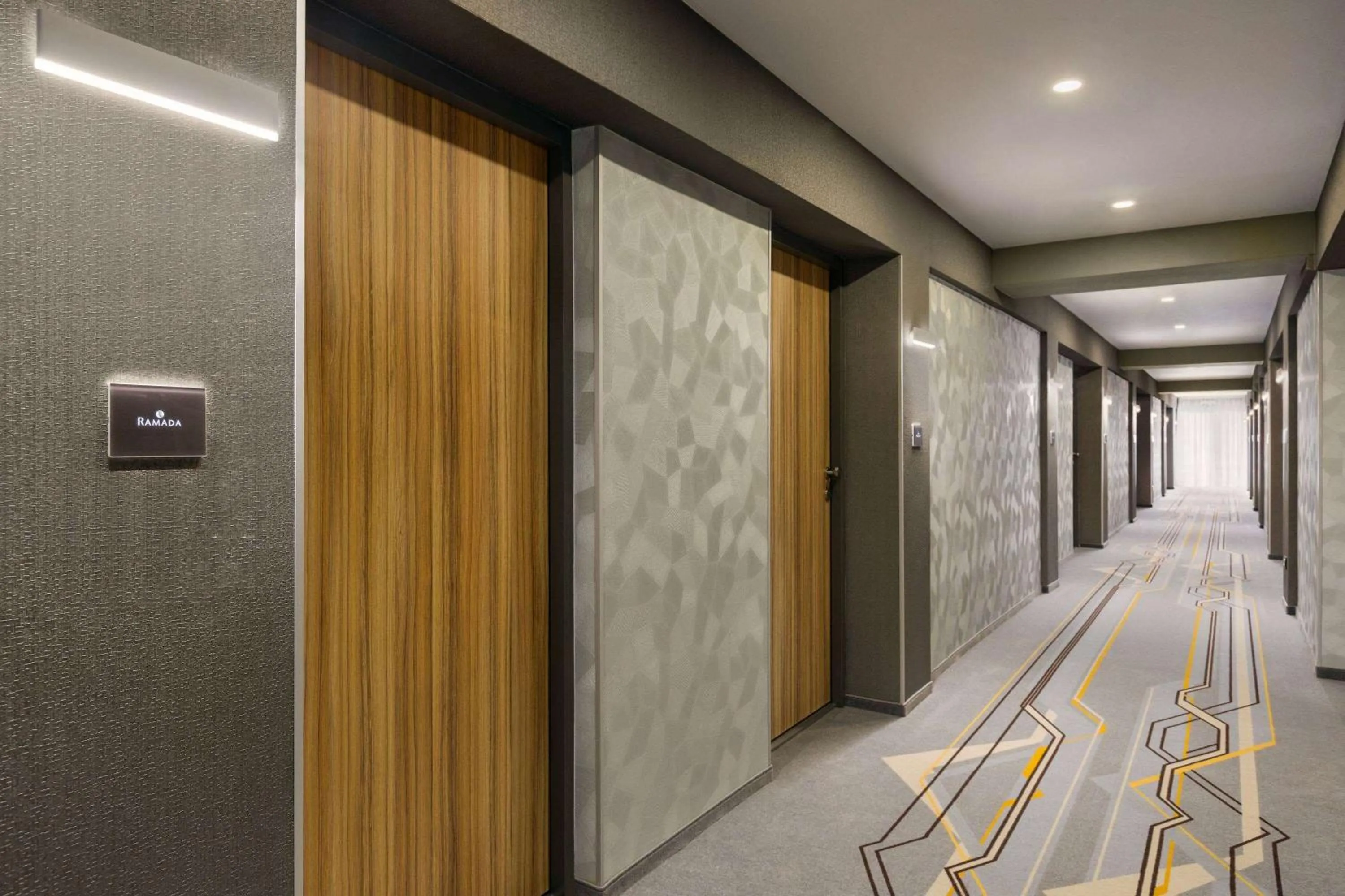 Kitchen or kitchenette in Ramada by Wyndham Ramnicu Valcea