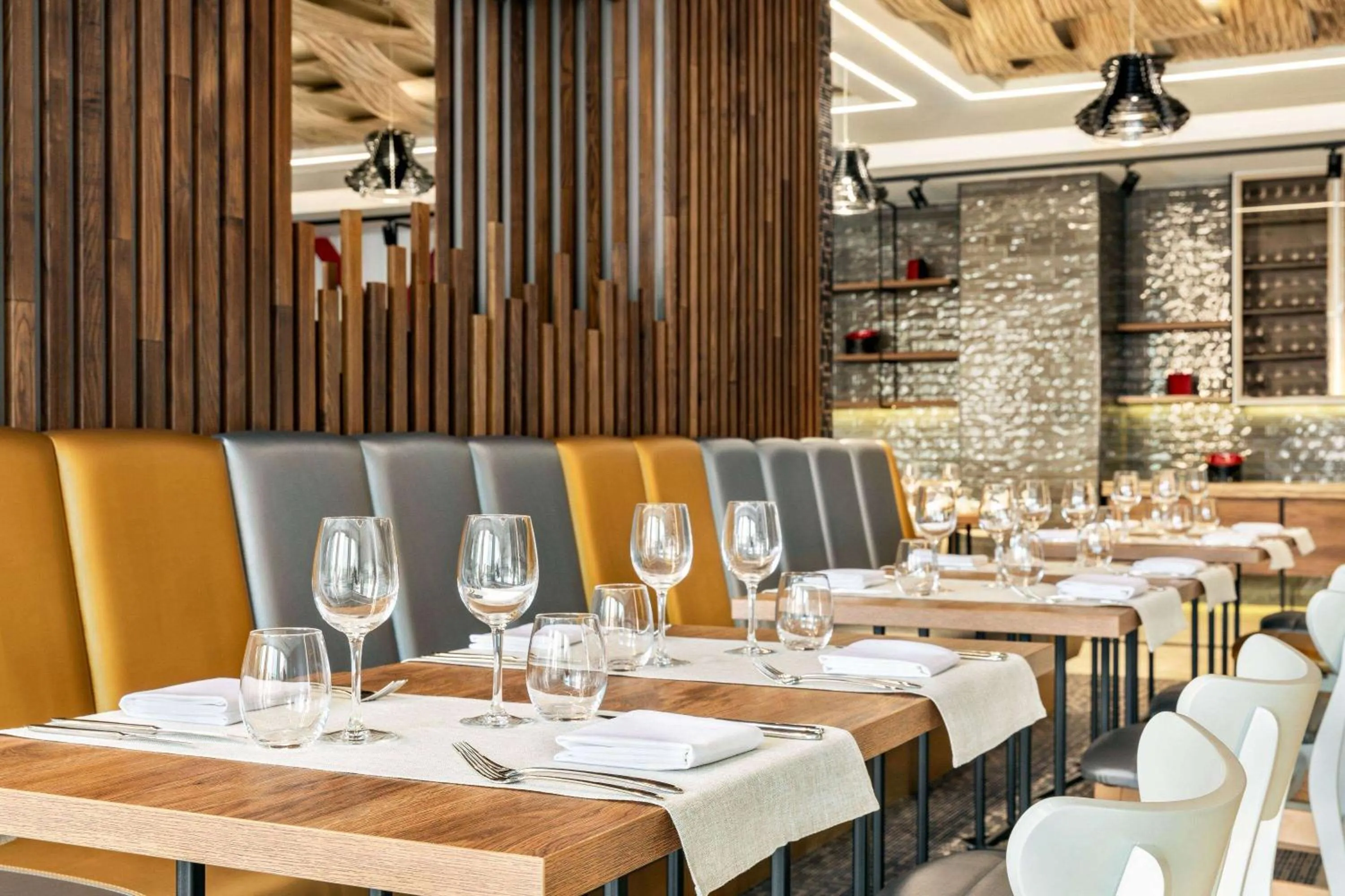 Restaurant/places to eat in Ramada by Wyndham Ramnicu Valcea