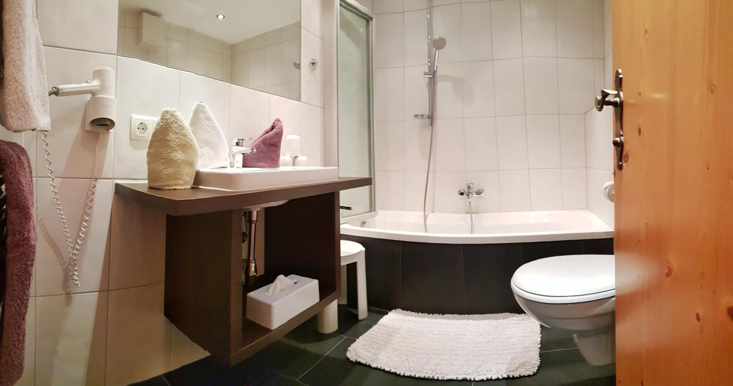 Toilet in Haus Felsneck