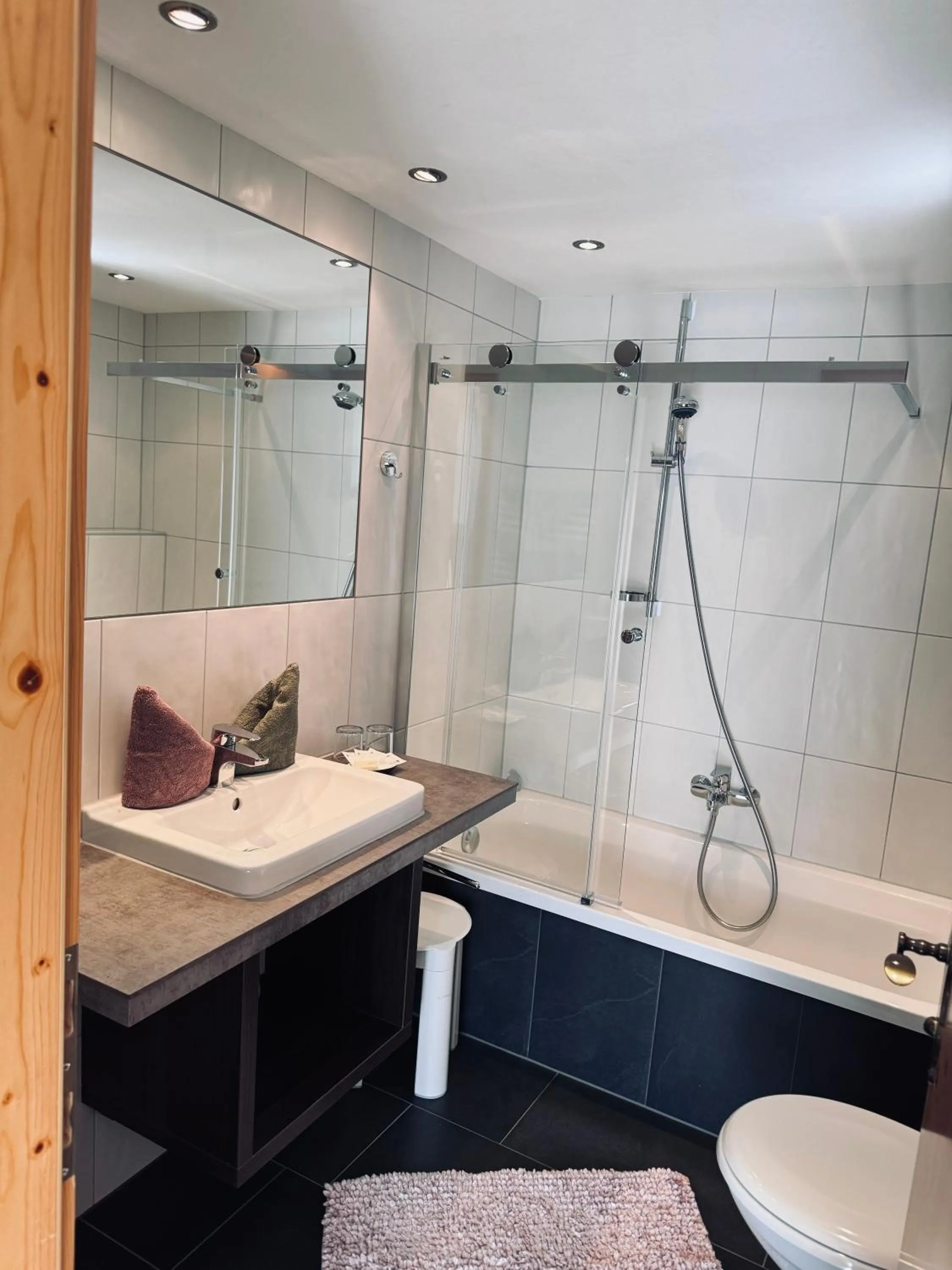 Shower in Haus Felsneck