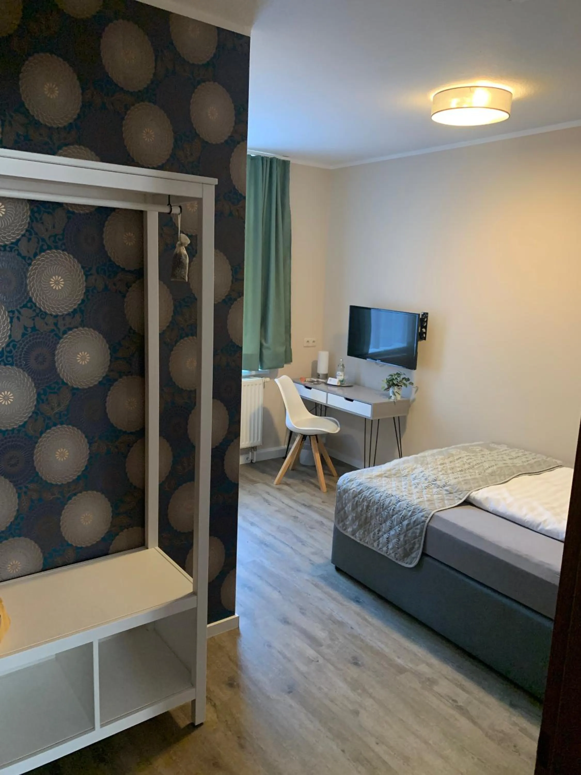 Bathroom, Bed in Pension Triebischtal