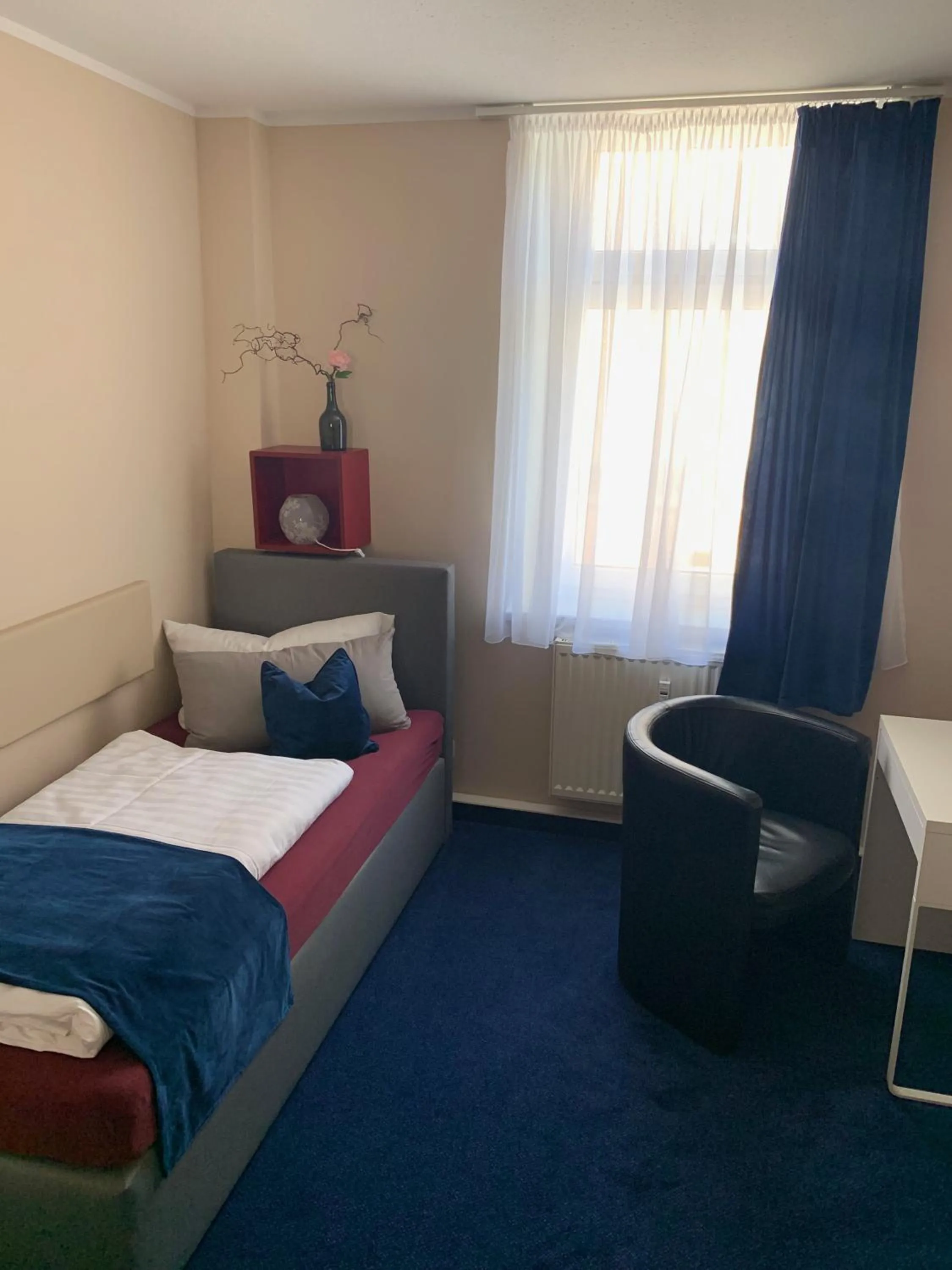 Photo of the whole room, Bed in Pension Triebischtal