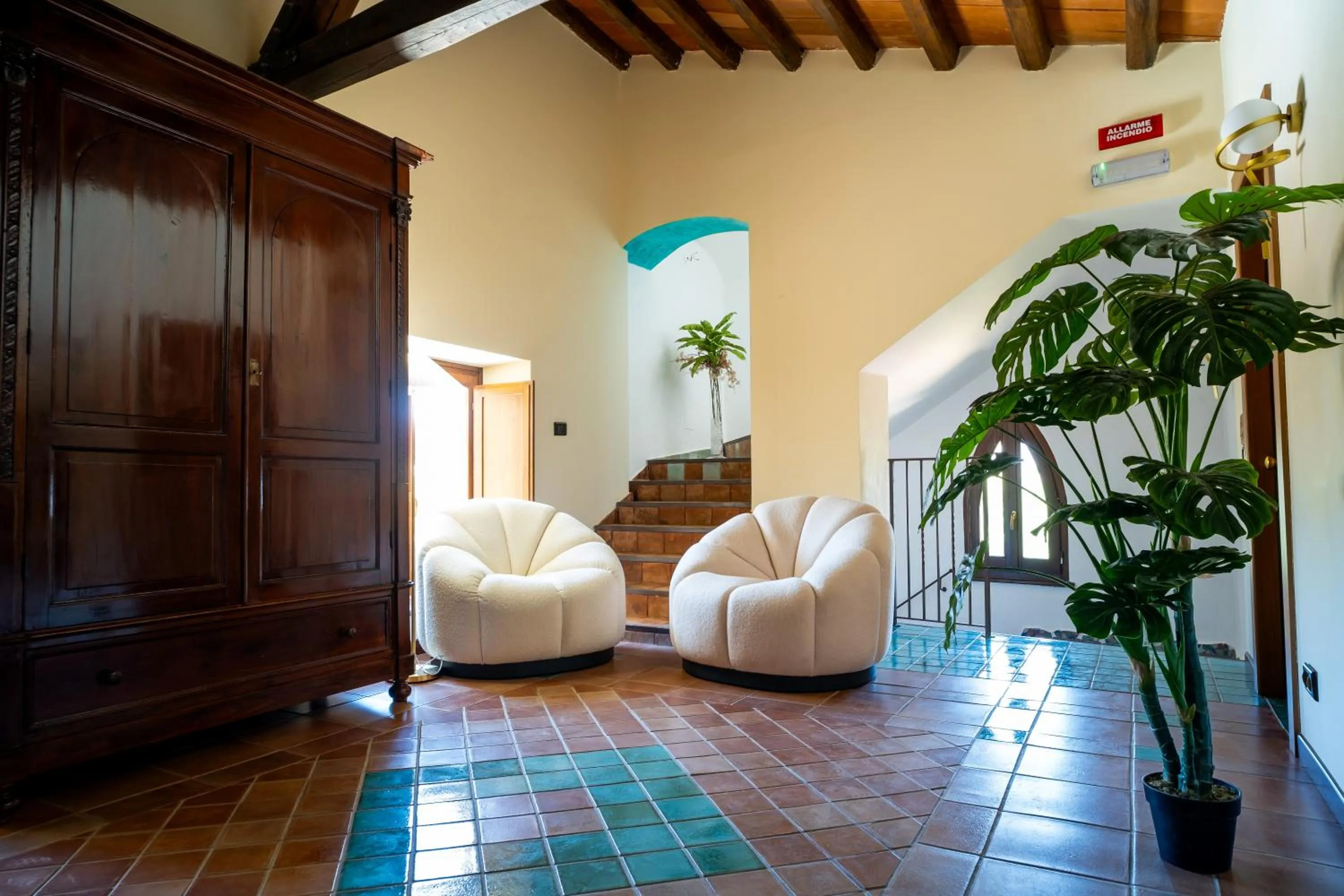 Seating area in Villa Vittoria Hotel
