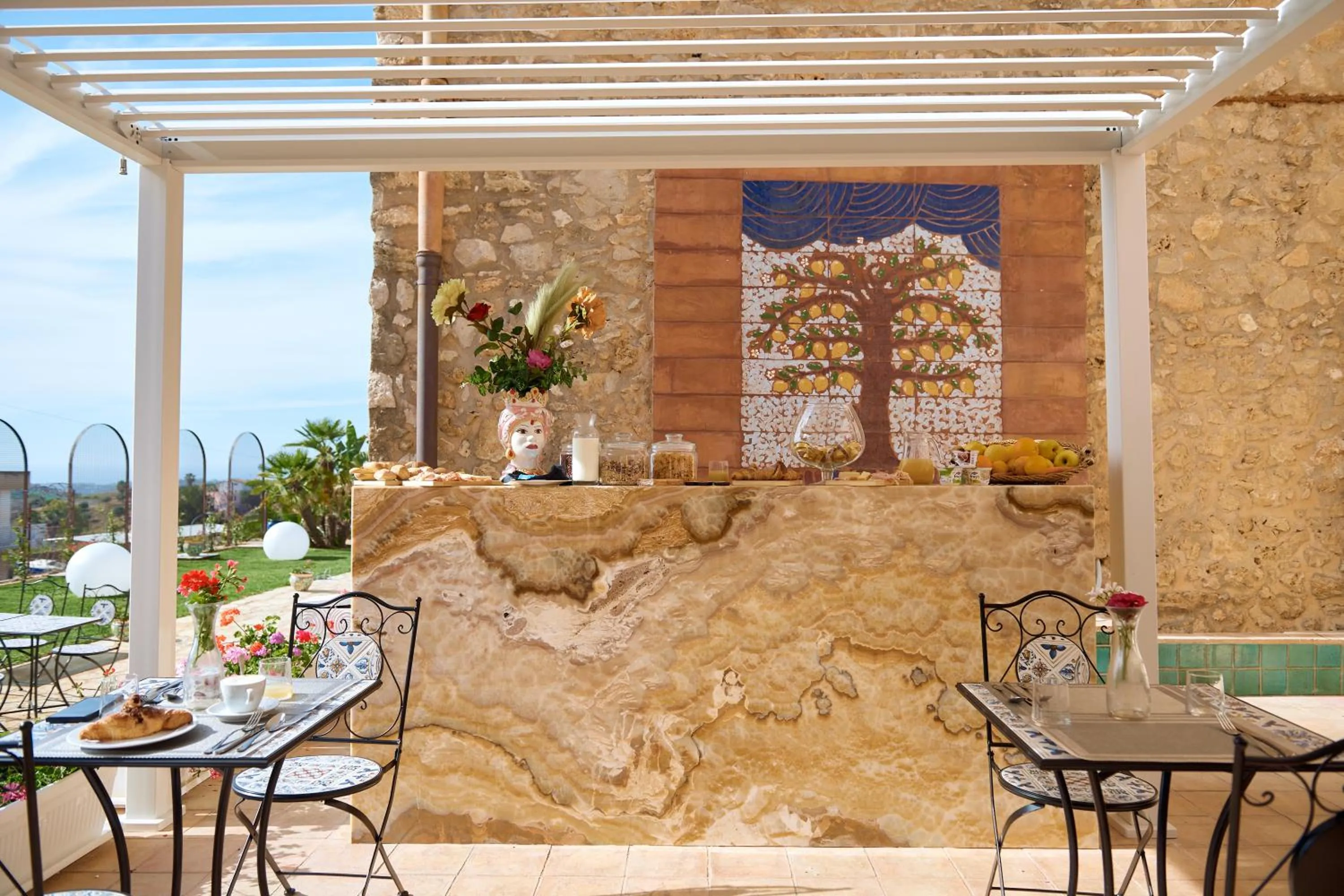 Patio in Villa Vittoria Hotel