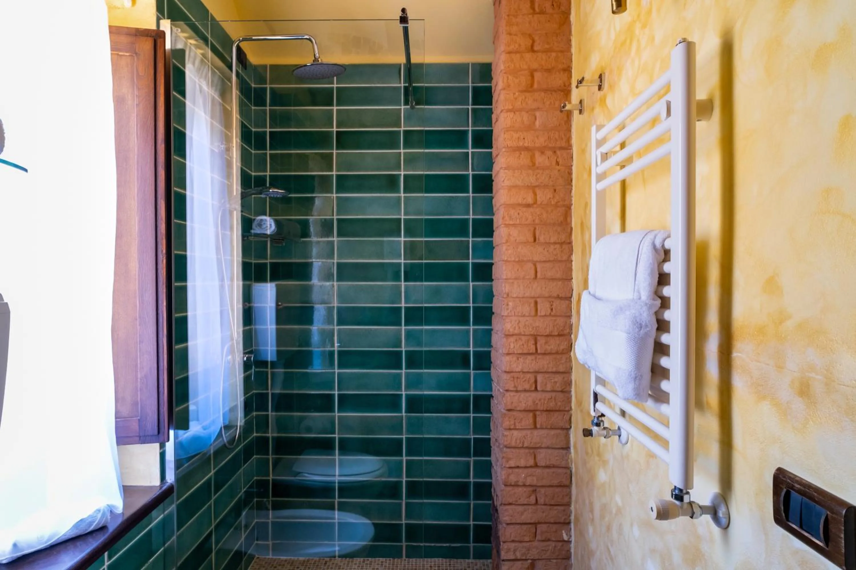 Shower in Villa Vittoria Hotel