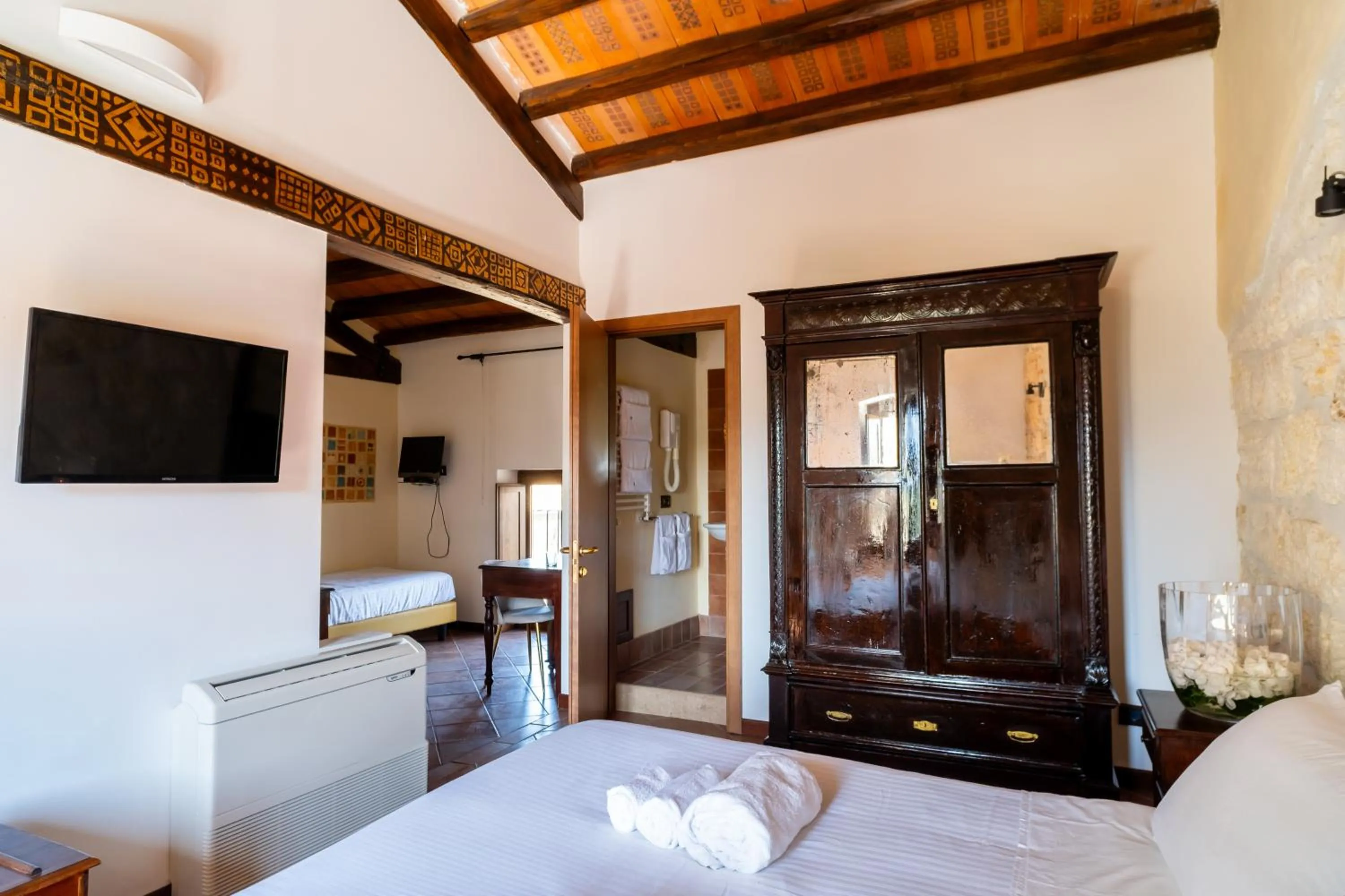 Bed in Villa Vittoria Hotel