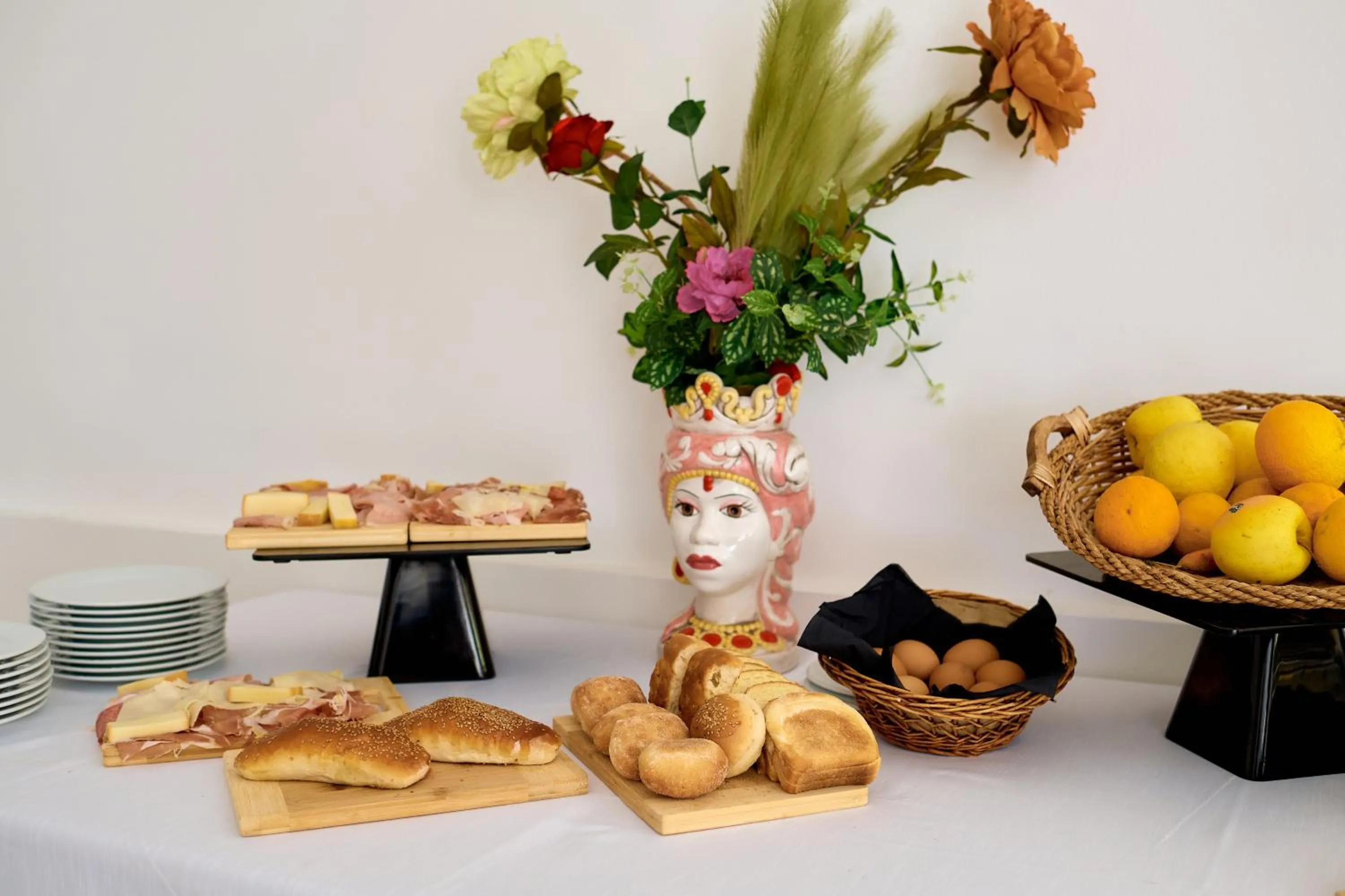 Buffet breakfast in Villa Vittoria Hotel