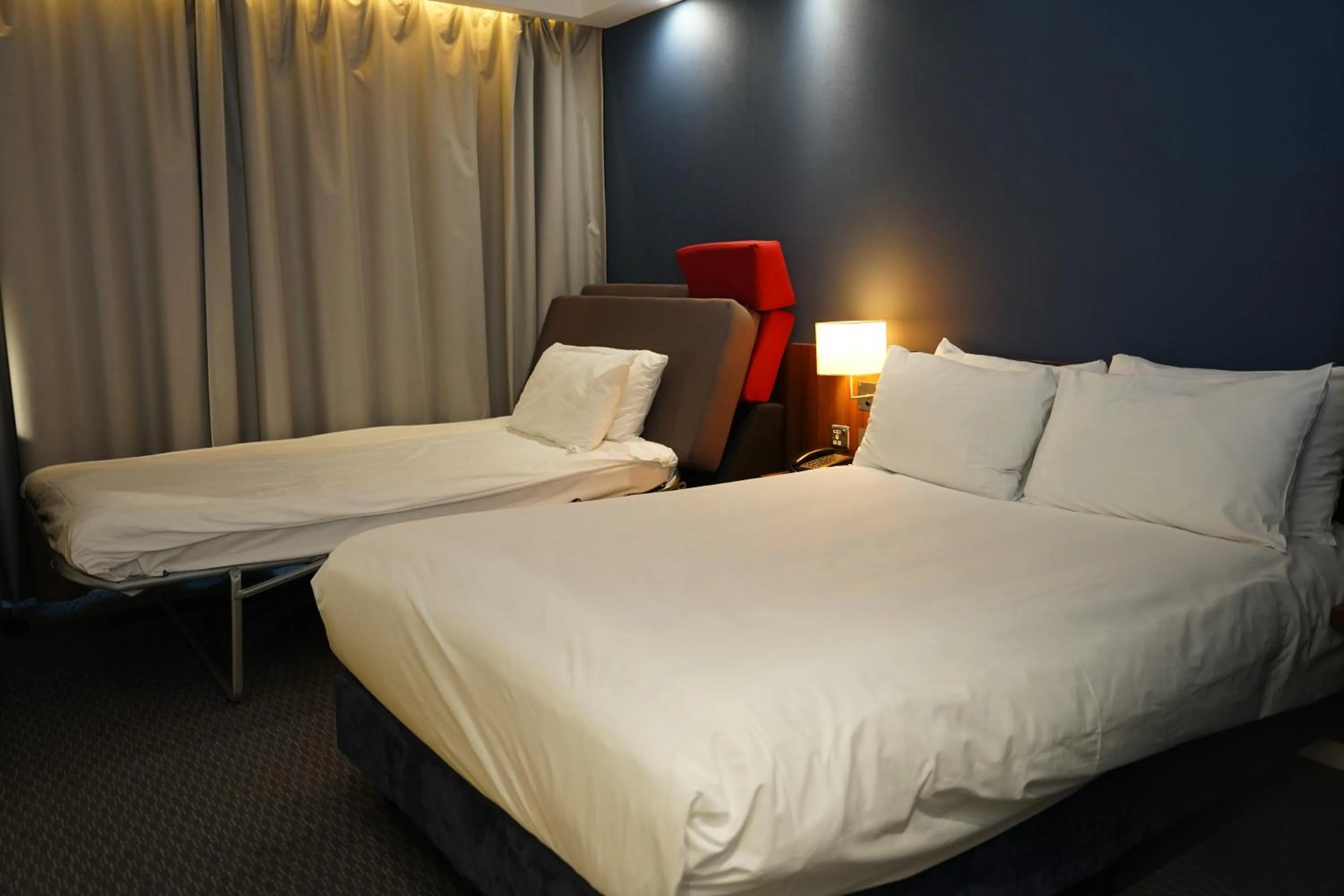 Bed in Holiday Inn Express Harlow by IHG
