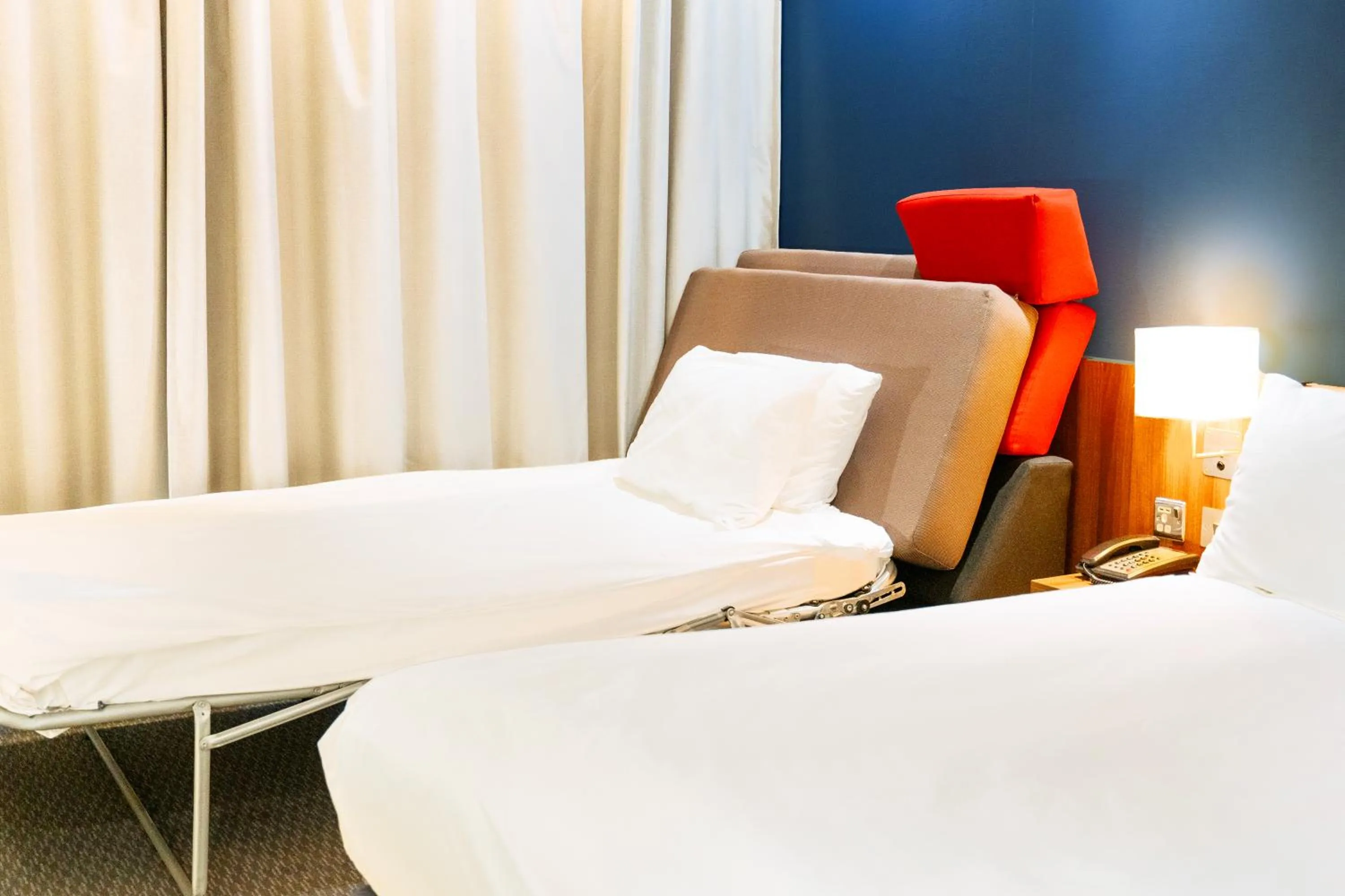 Bed in Holiday Inn Express Harlow by IHG