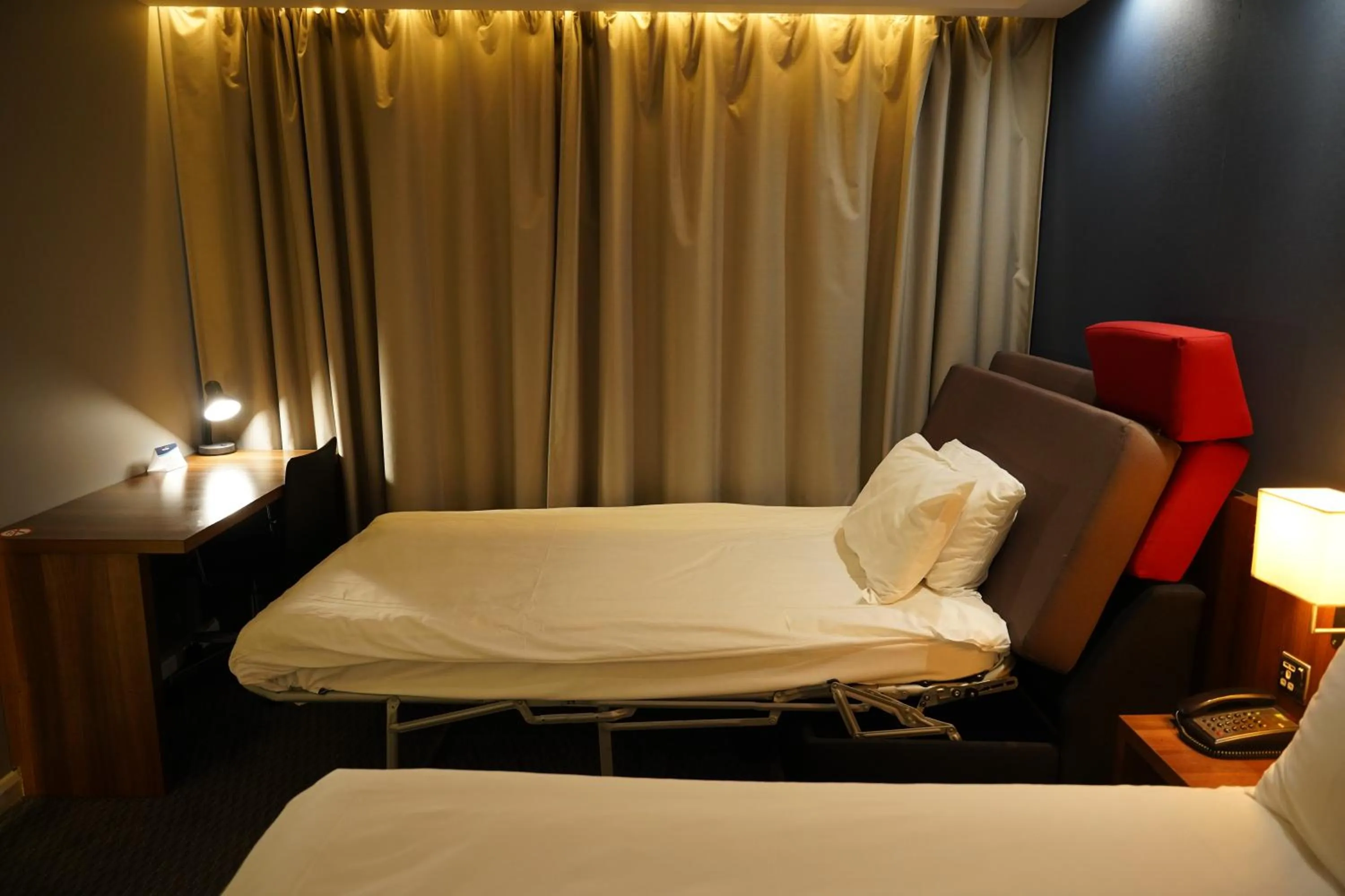 Bed in Holiday Inn Express Harlow by IHG