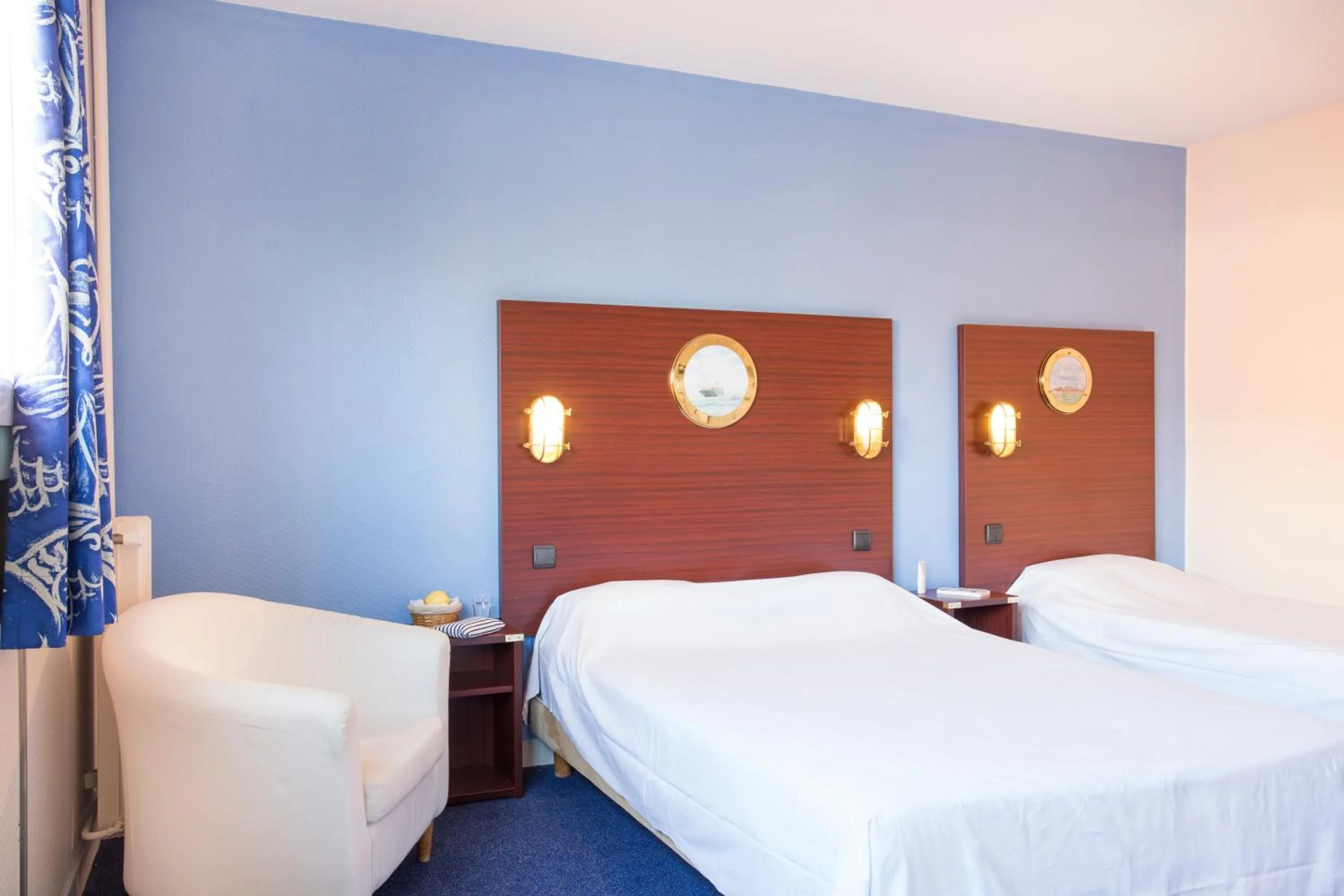 Hôtel Les Gens De Mer Le Havre by Popinns