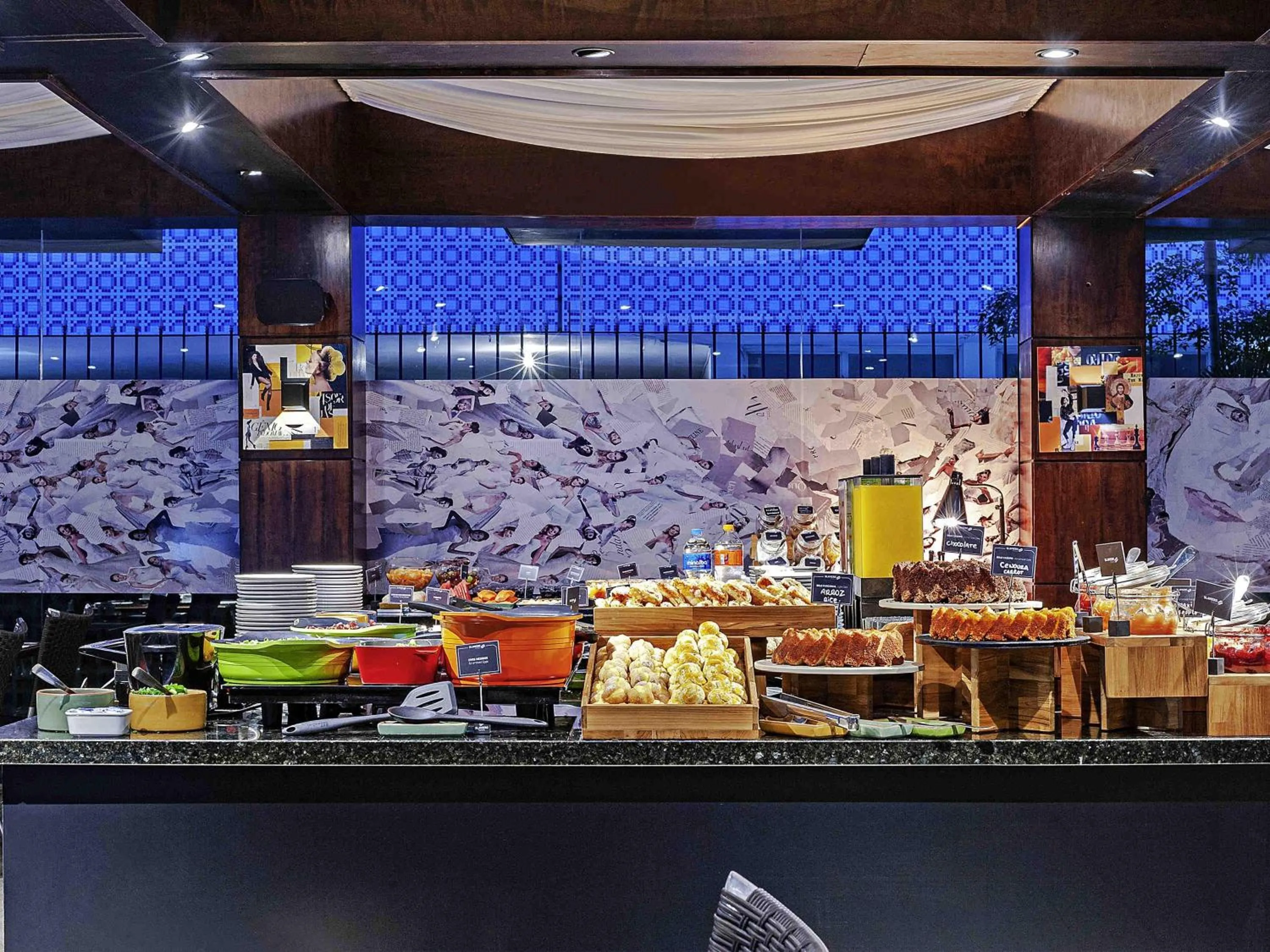 Restaurant/places to eat in Novotel SP Jardins