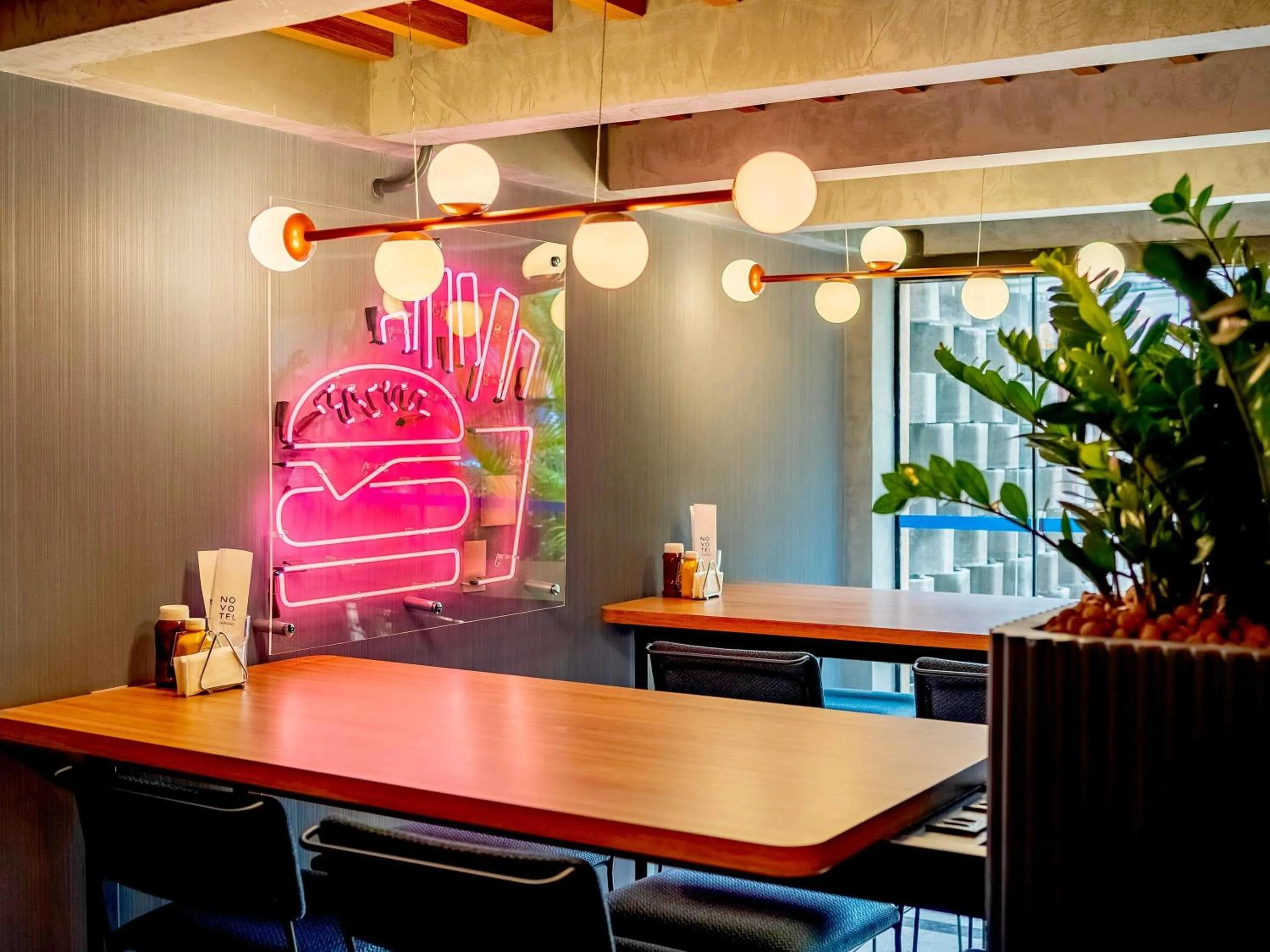 Lounge or bar in Novotel SP Jardins