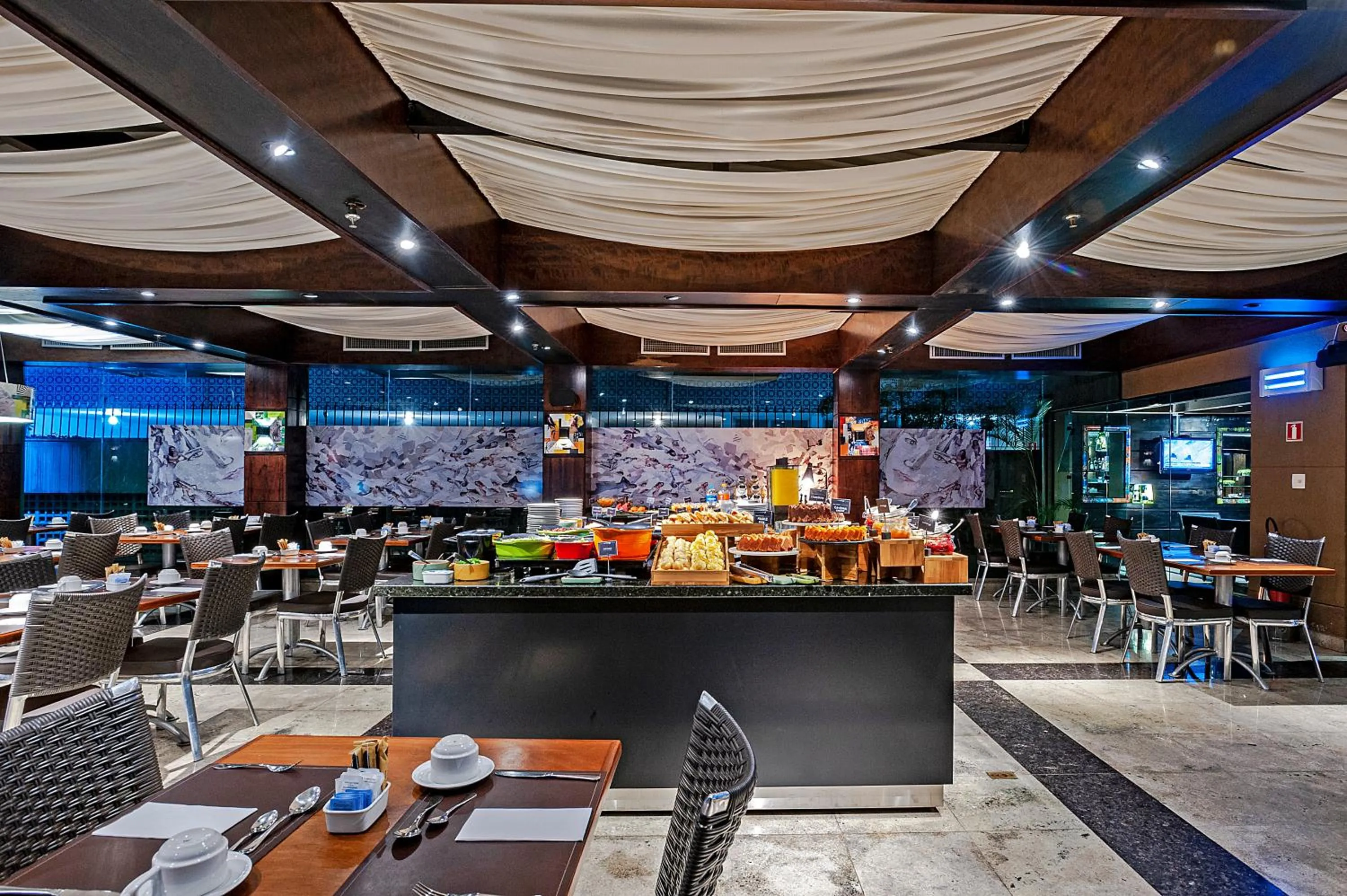 Buffet breakfast in Novotel SP Jardins