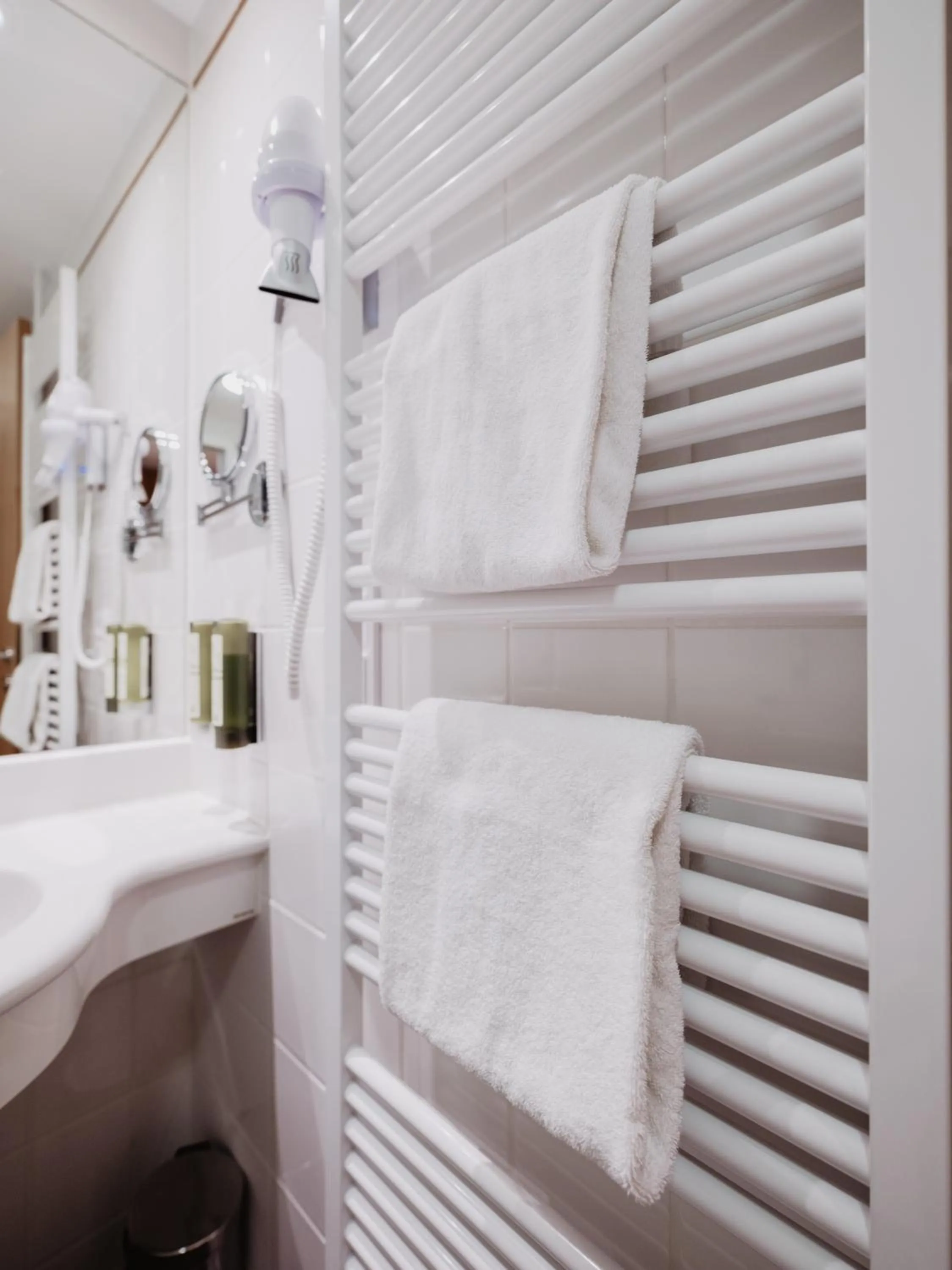 Bathroom, Bed in Spa Resort Geinberg