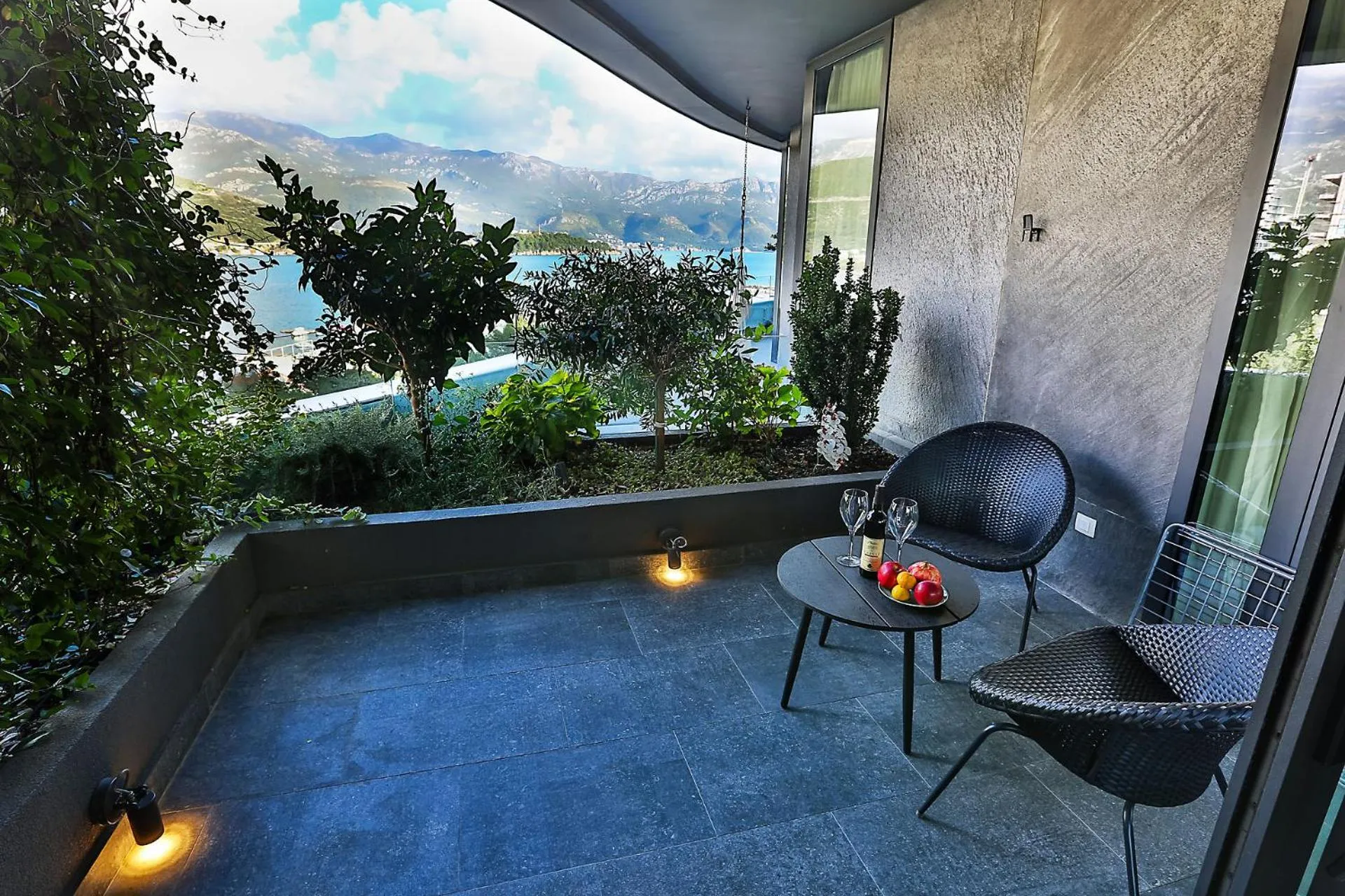 Garden in Royal Gardens Paradise