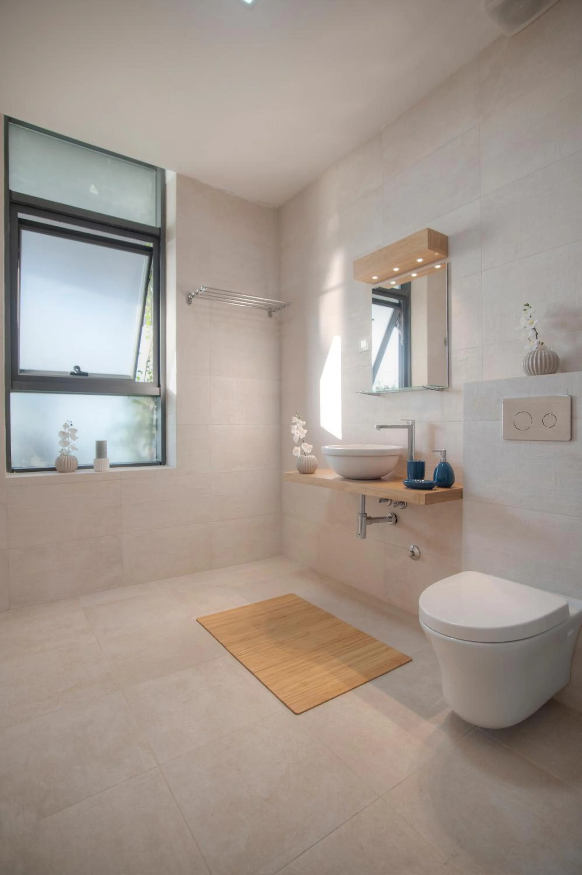 Bathroom in Royal Gardens Paradise