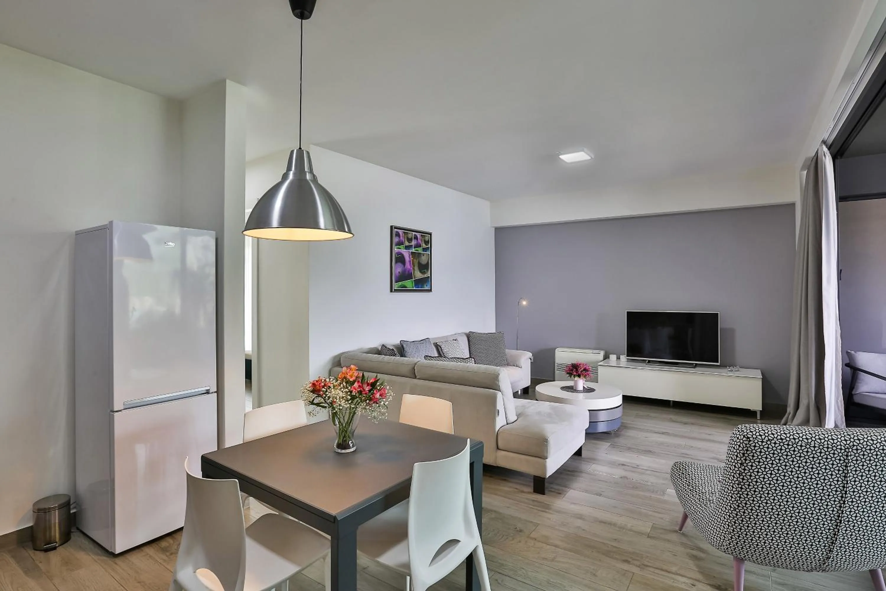 TV and multimedia in Royal Gardens Paradise