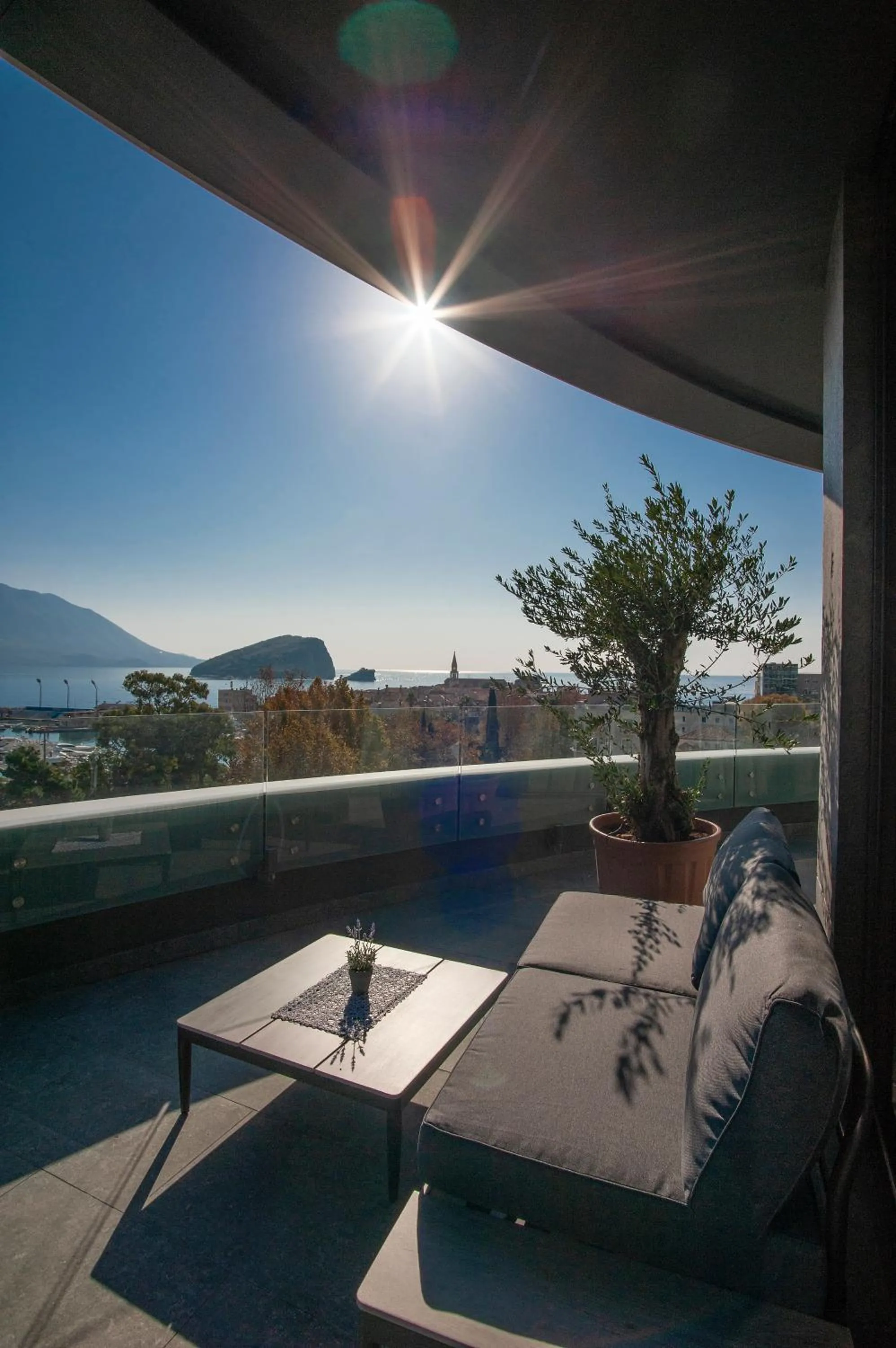 Balcony/Terrace in Royal Gardens Paradise