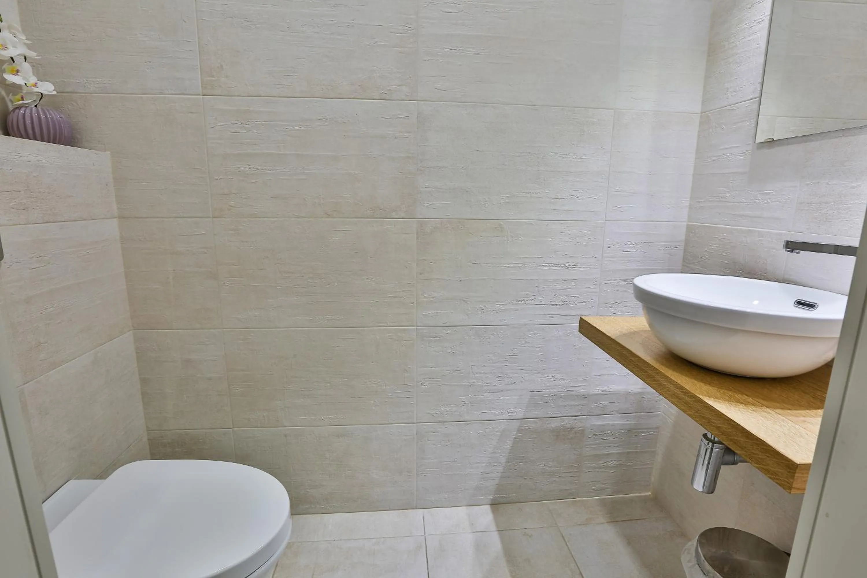 Toilet in Royal Gardens Paradise